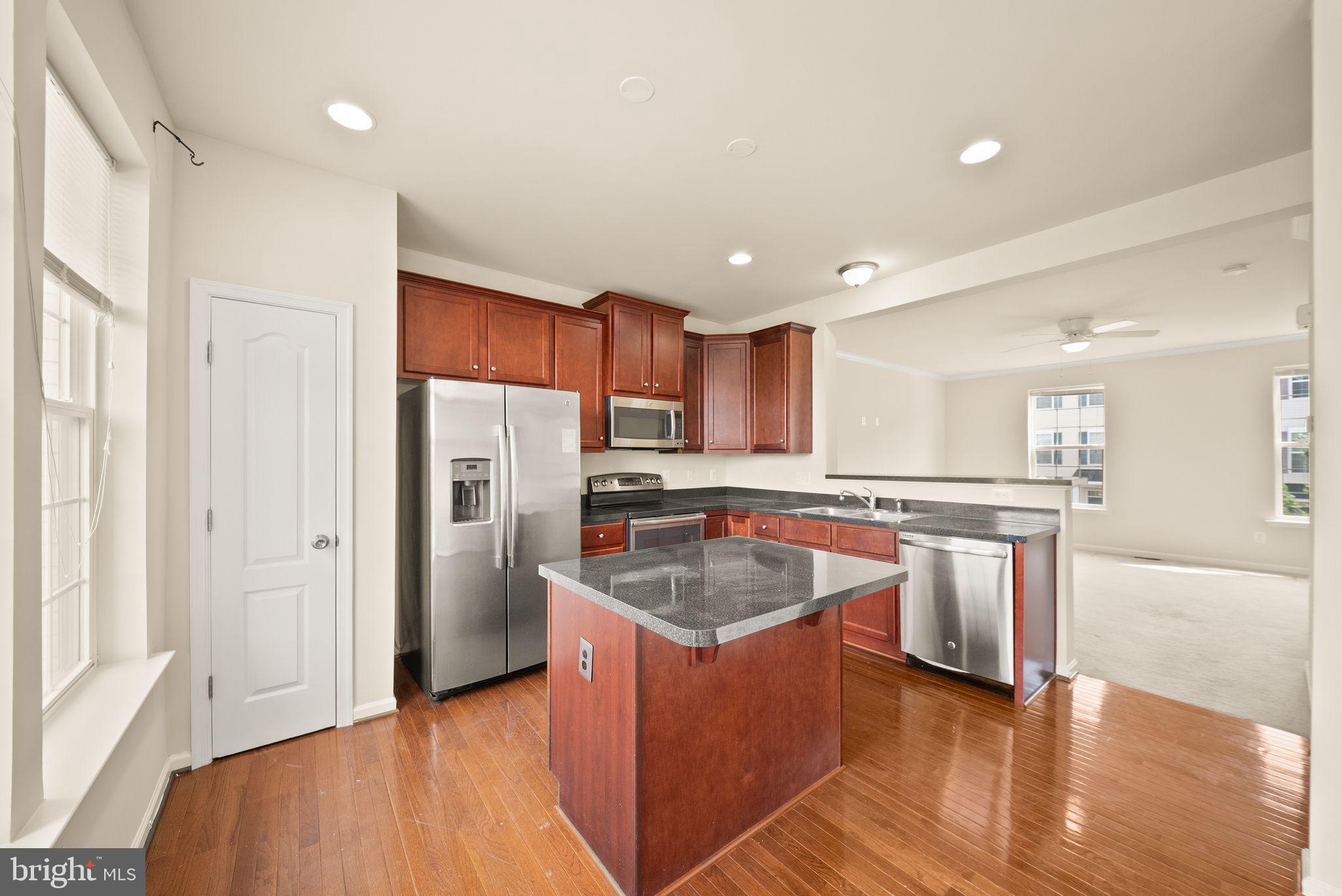 THE TOWNES AT TASKER - Residential
