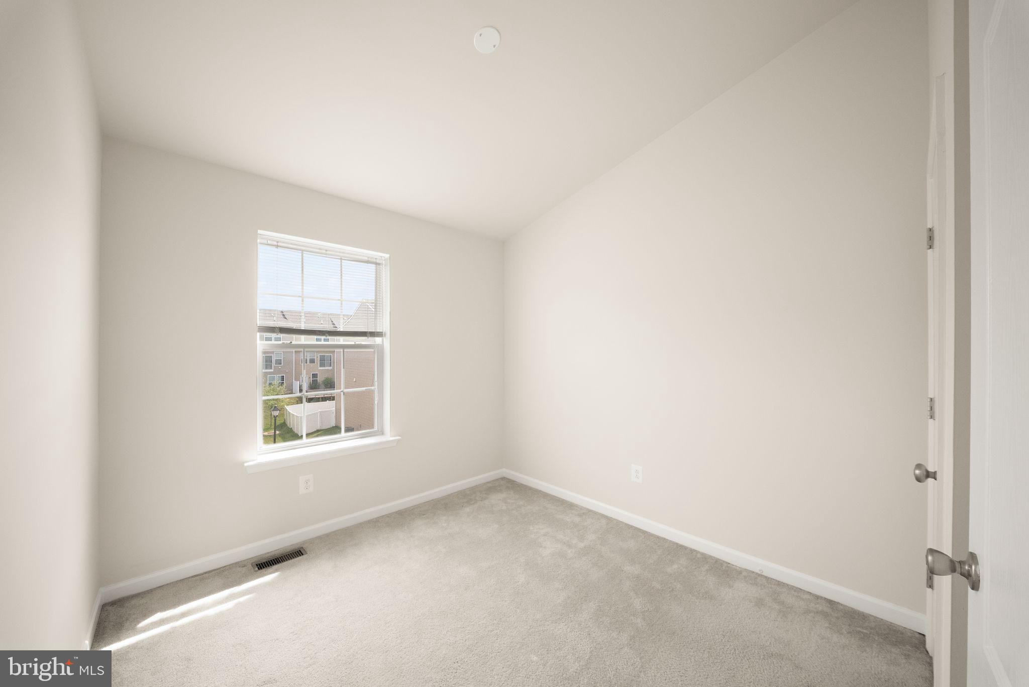 THE TOWNES AT TASKER - Residential