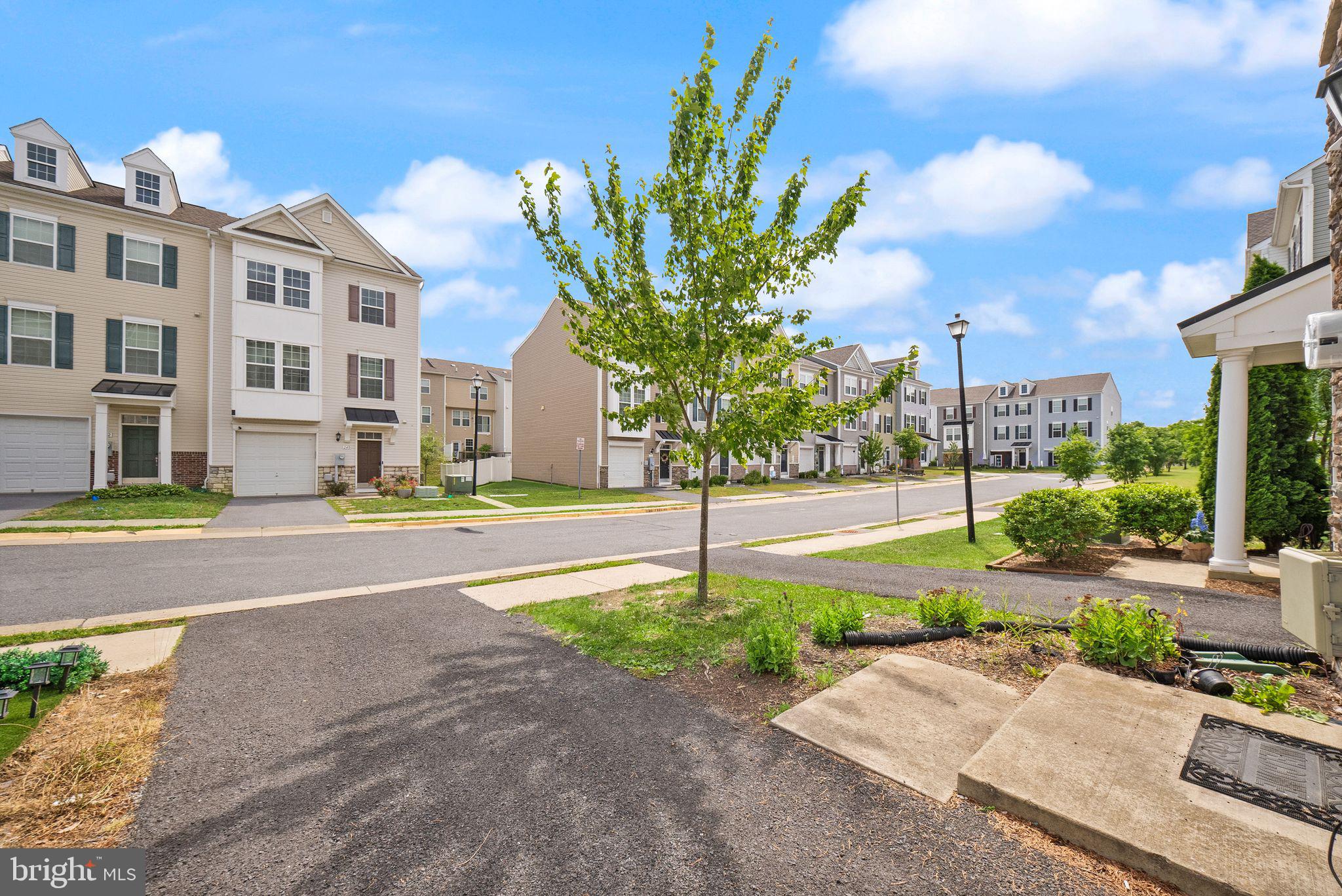 THE TOWNES AT TASKER - Residential