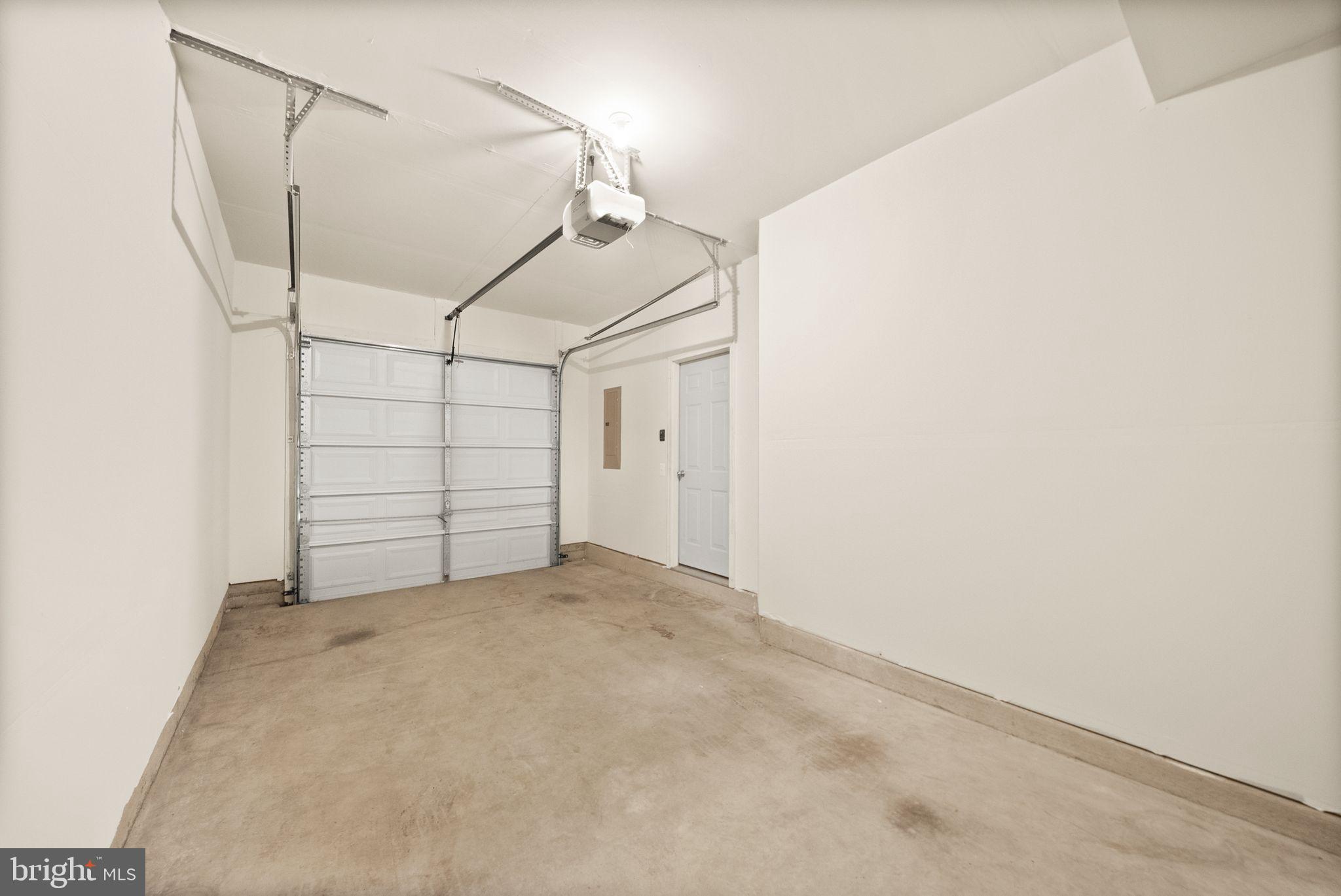 THE TOWNES AT TASKER - Residential