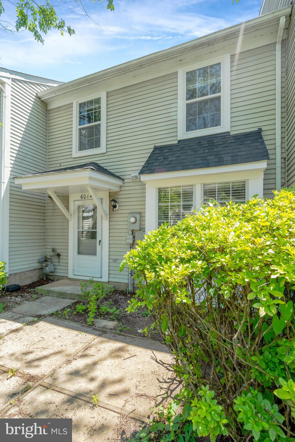 Apply at https://apply.link/N9U1qR8.

FOR RENT & AVAILABLE IMMEDIATELY!  Recently updated 2 Level, 2 Bedroom Townhome with newly installed Wood Flooring in common areas and new Carpeting in bedrooms.  Main Level features Kitchen with hand-through serving counter, ample Cabinetry, and a well situated Pantry.  Half Bath on Main Level!  No need to take the stairs.  Upper level has the Master Bedroom with Walk-In Closet and a Guest bedroom.  Full Bath is conveniently located directly off of the Master.  Separate space provided for Upper Level Laundry.  Feel Happy every time you come home!

INCOME MUST BE 3.5x RENT and CREDIT SCORE SHOULD BE ABOVE 670.  NO MORE THAN 4 OCCUPANTS.  

TEXT if you have questions.