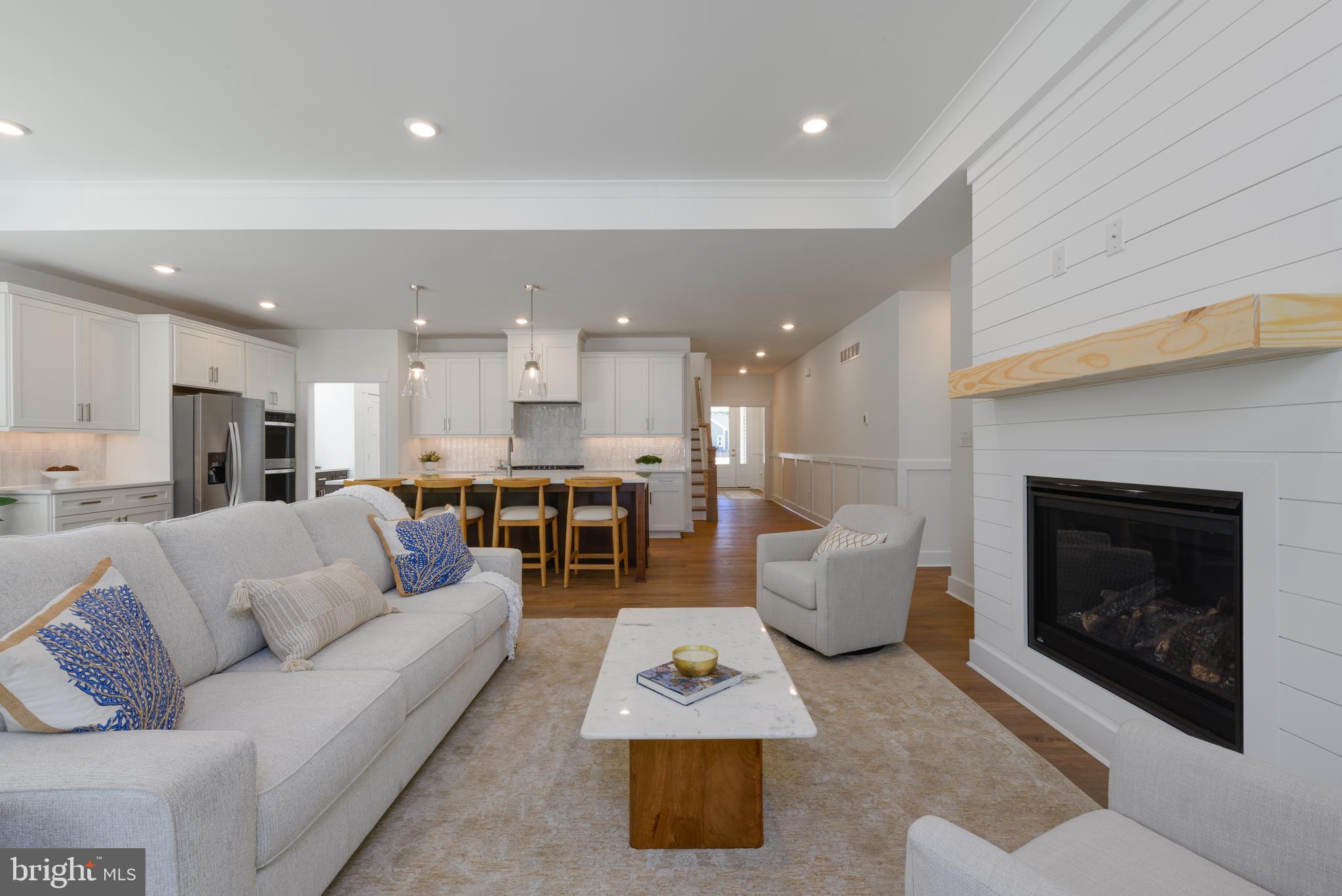 THE KNOLL AT IRONS LANE - Residential