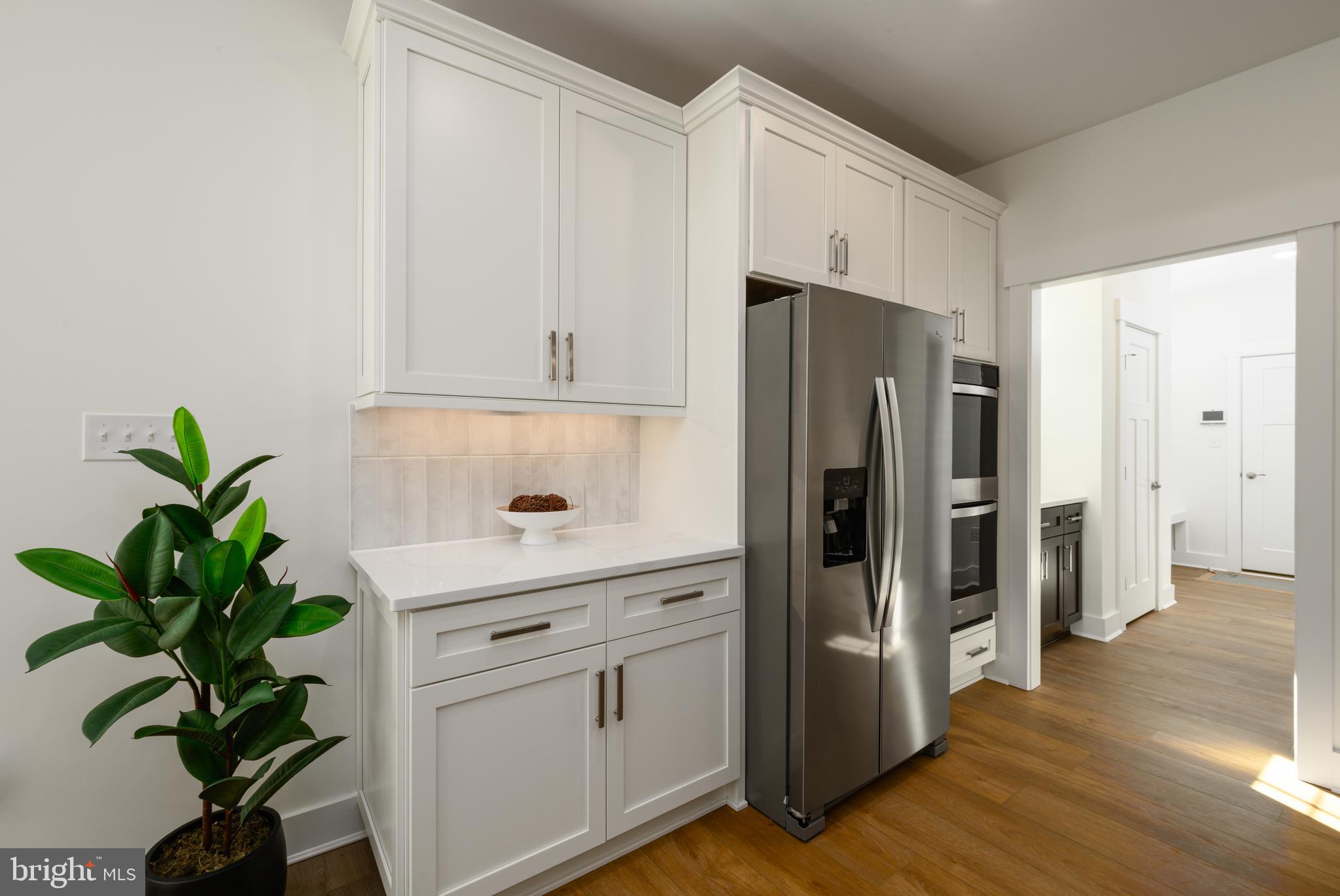 THE KNOLL AT IRONS LANE - Residential