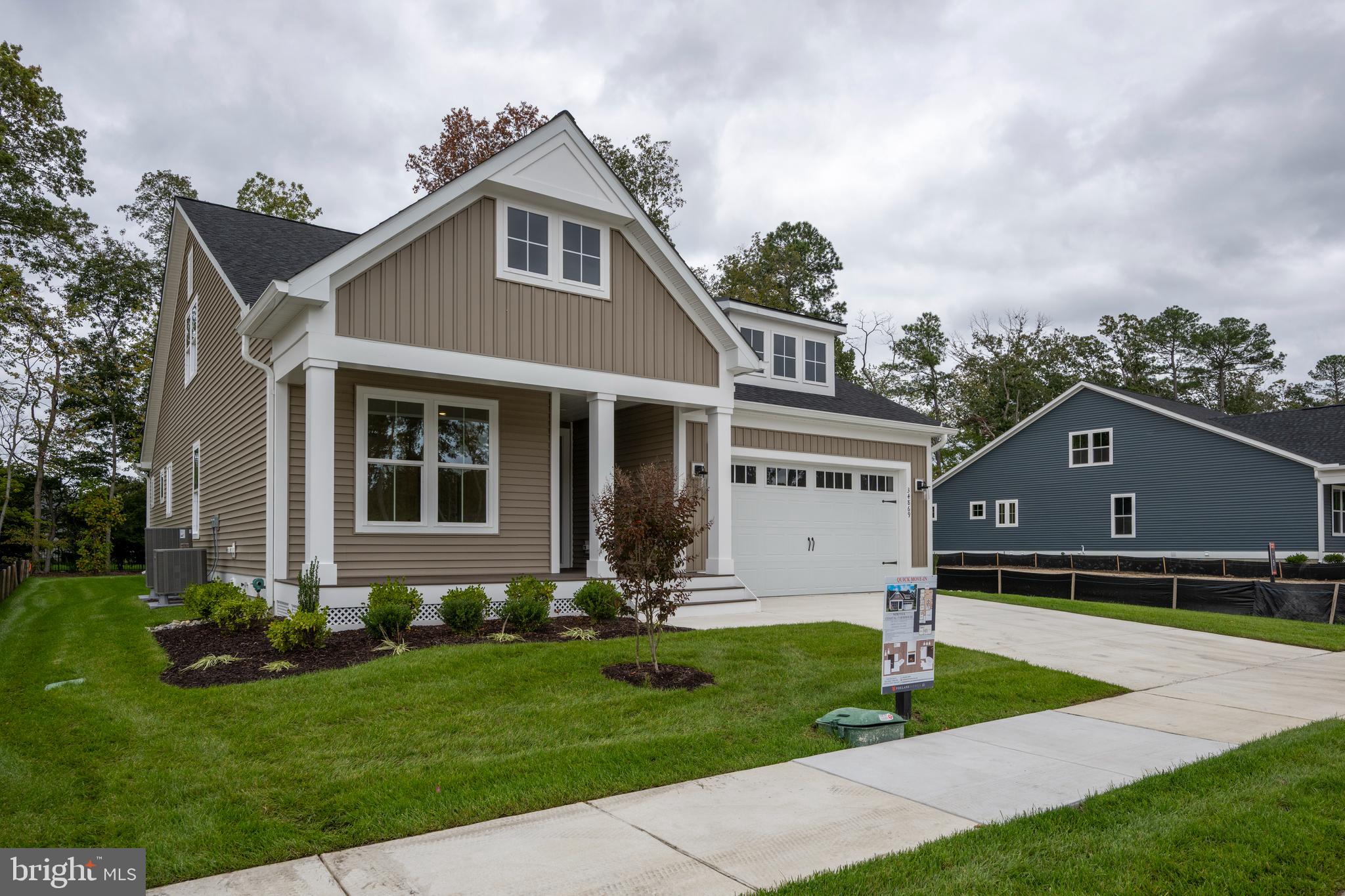 THE KNOLL AT IRONS LANE - Residential