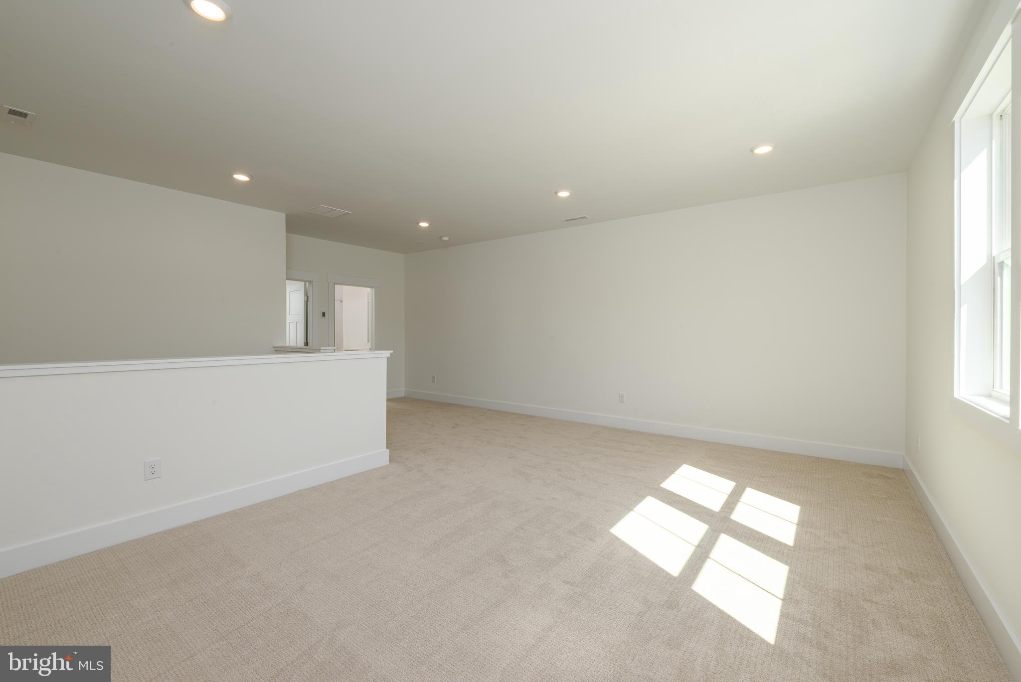 THE KNOLL AT IRONS LANE - Residential