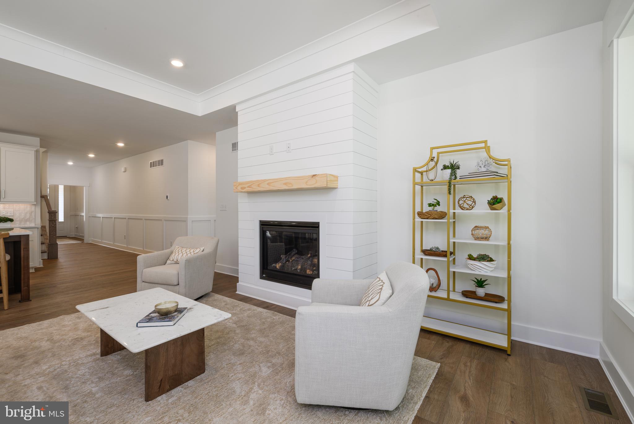 THE KNOLL AT IRONS LANE - Residential
