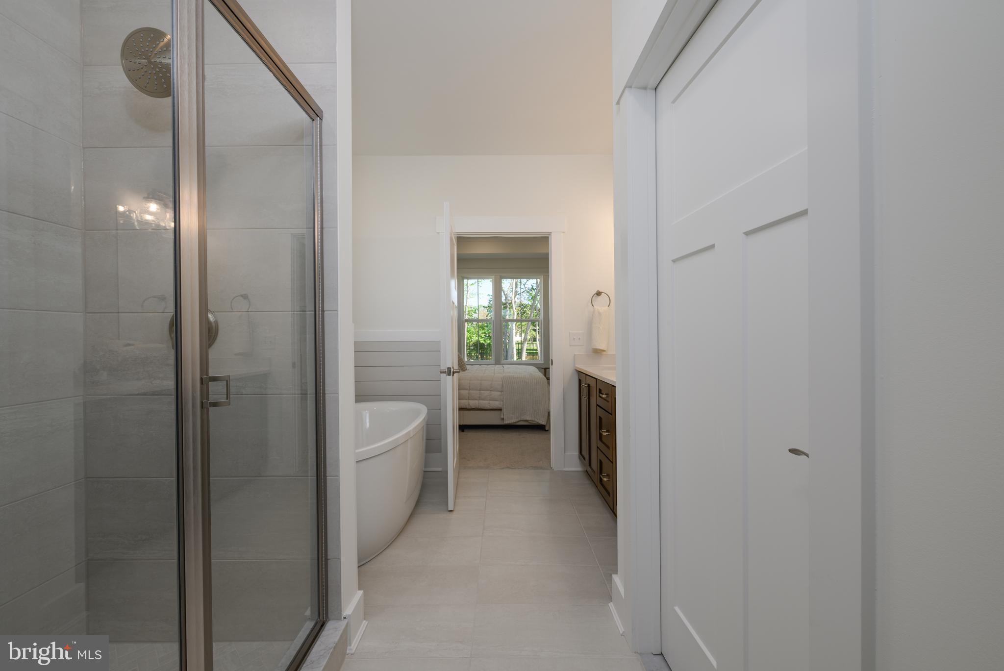THE KNOLL AT IRONS LANE - Residential