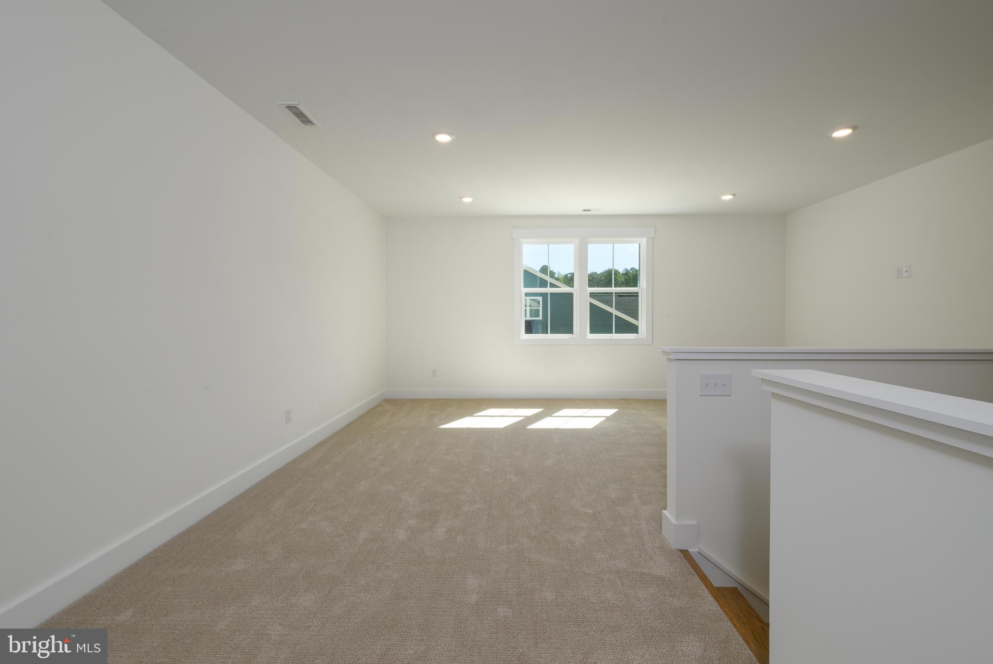 THE KNOLL AT IRONS LANE - Residential