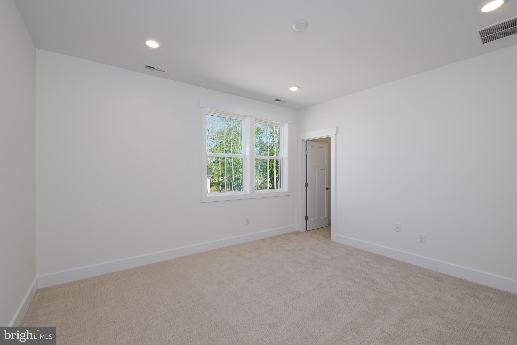 THE KNOLL AT IRONS LANE - Residential