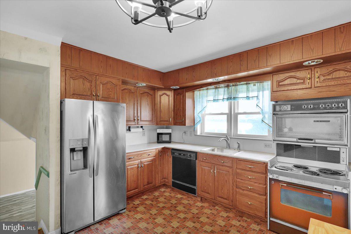 WHITFIELD - Residential