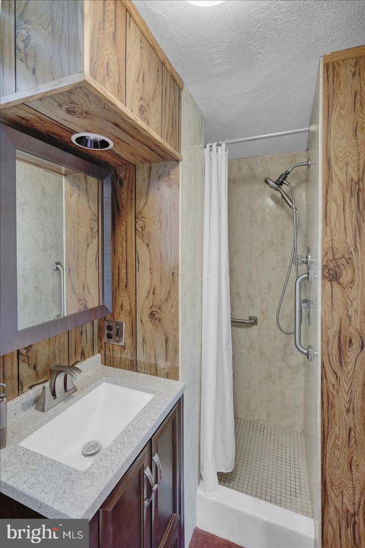 WHITFIELD - Residential