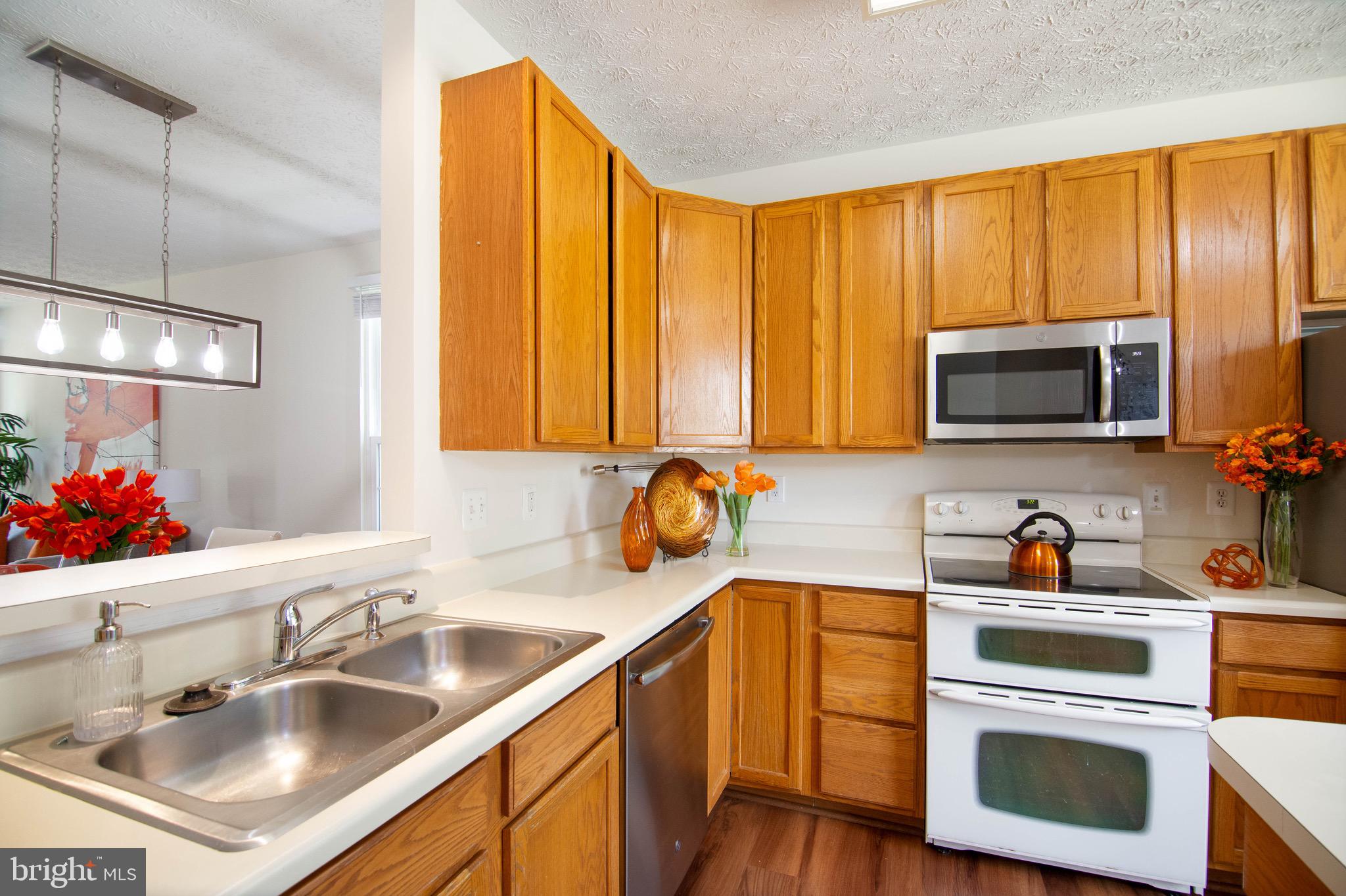 FOUR SEASONS ESTATES - Residential
