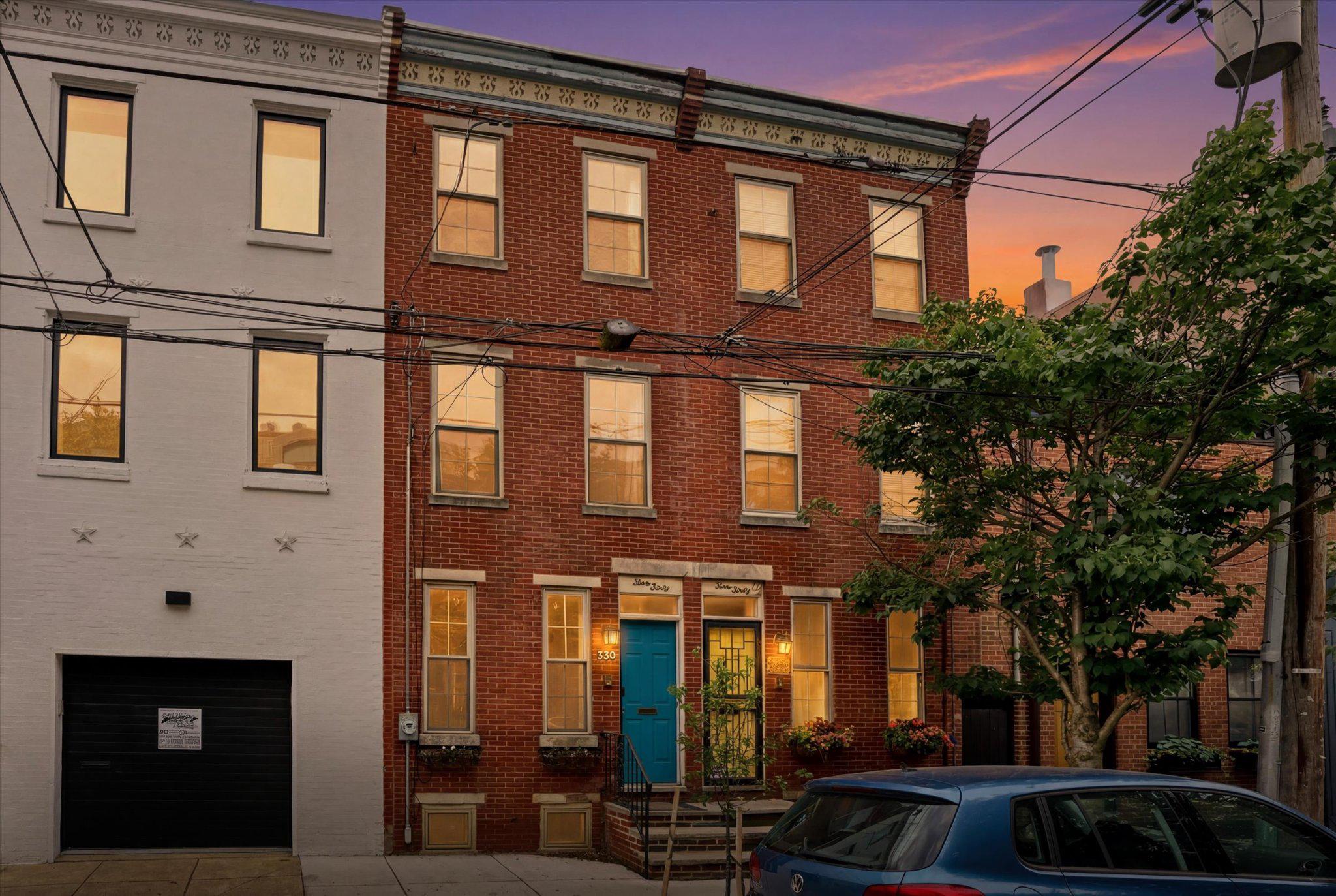 QUEEN VILLAGE - Residential