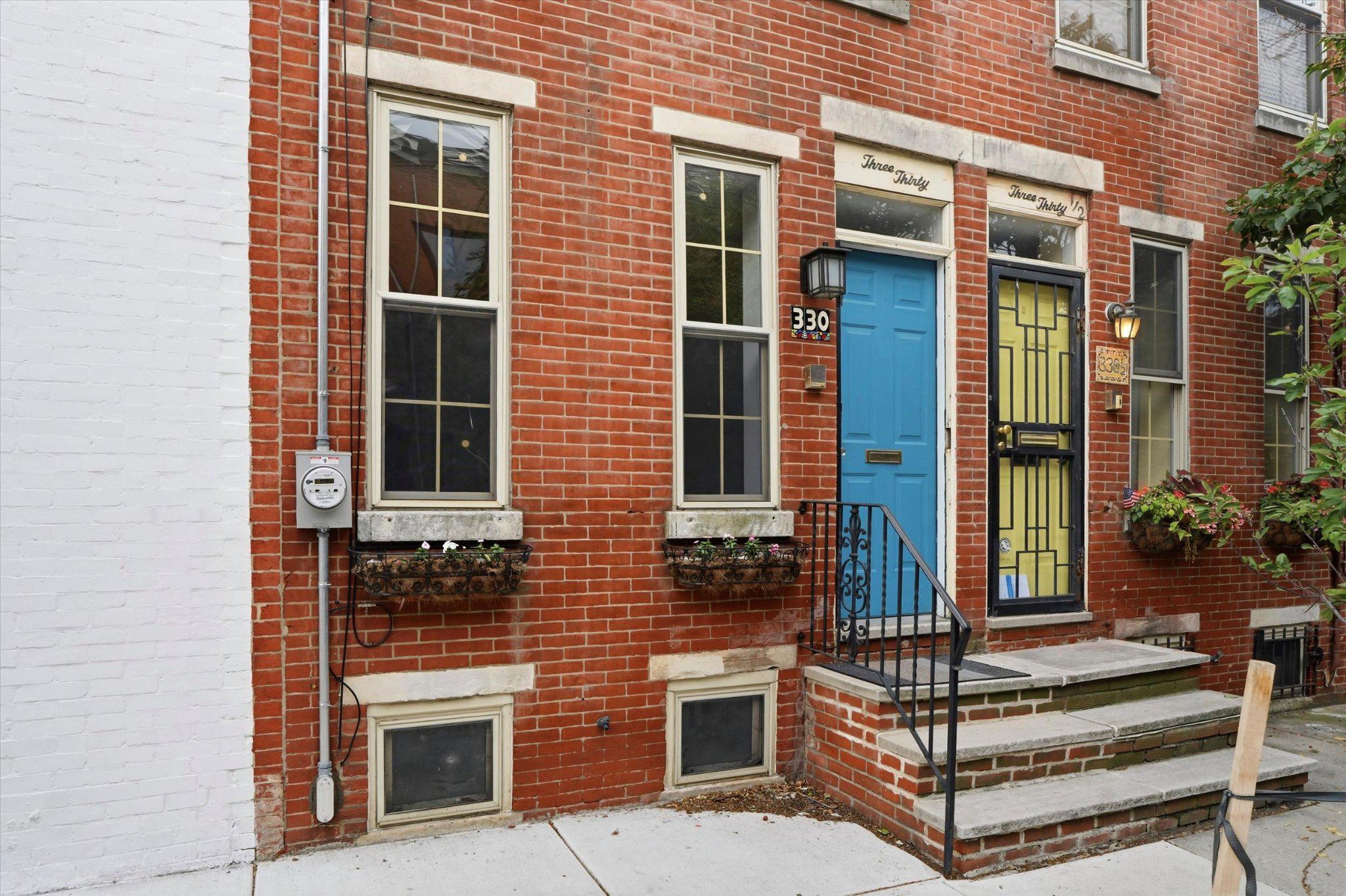 QUEEN VILLAGE - Residential