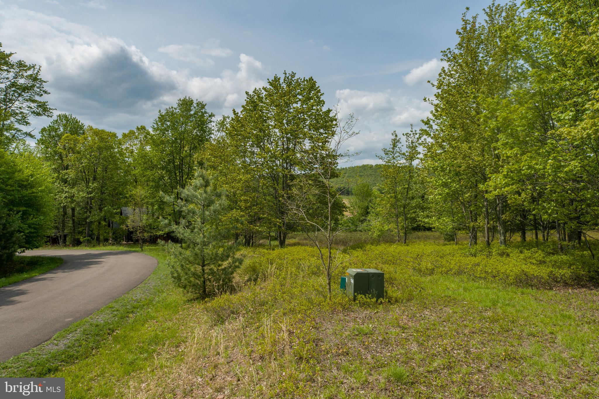 DEER CREST - Land