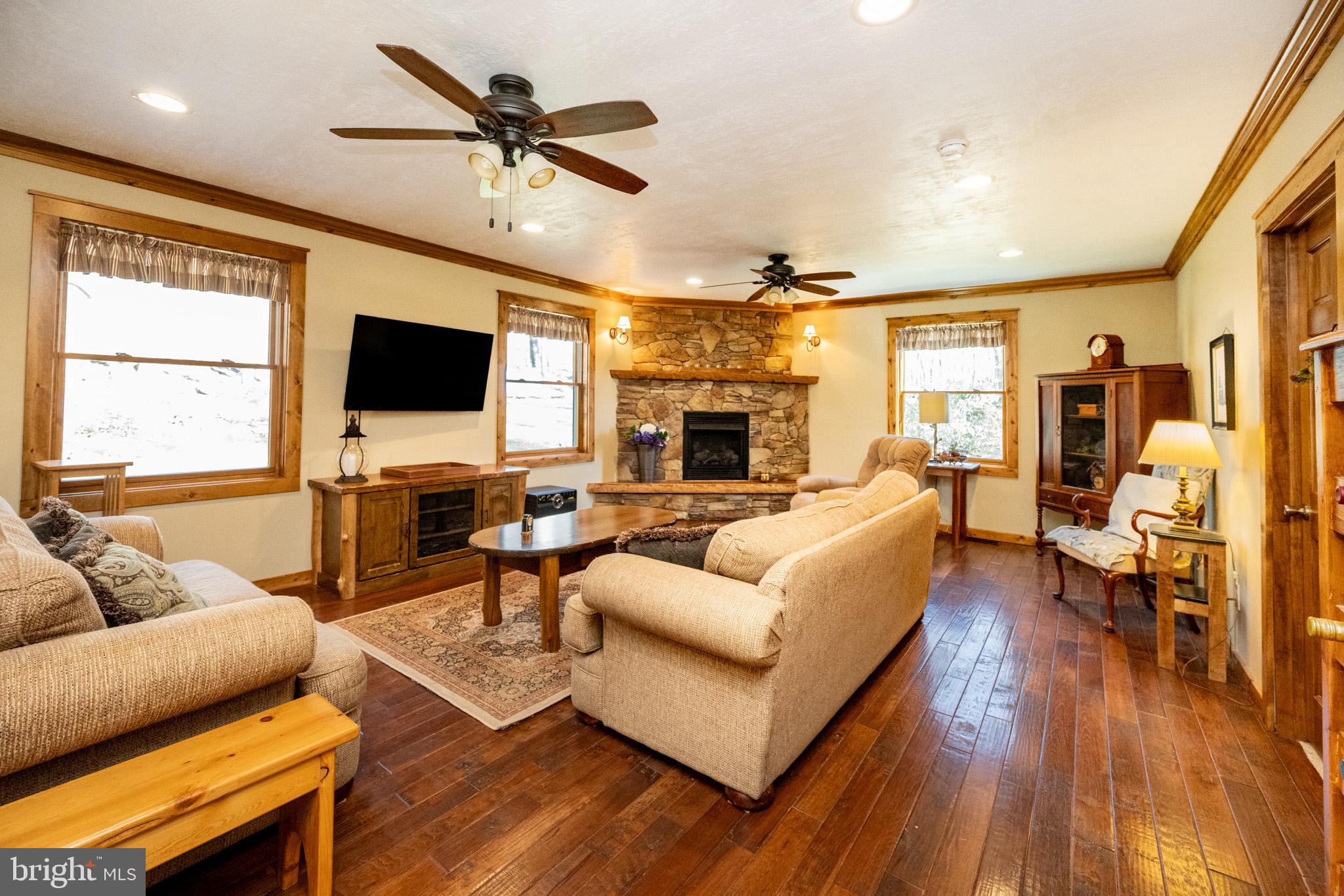 YOUGHIOUGHENY MOUNTAIN - Residential