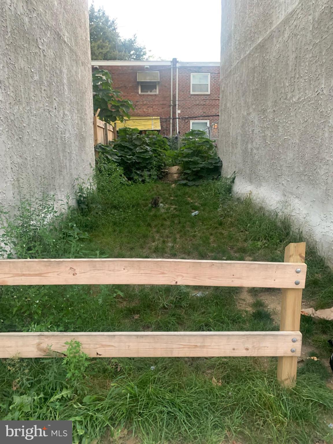 Don’t miss this exceptional opportunity to own a piece of Brewerytown!
Position yourself to benefit from Philadelphia’s thriving real estate market with this prime vacant lot, ideally situated in the heart of Brewerytown—one of the city’s most vibrant and fastest-growing neighborhoods.