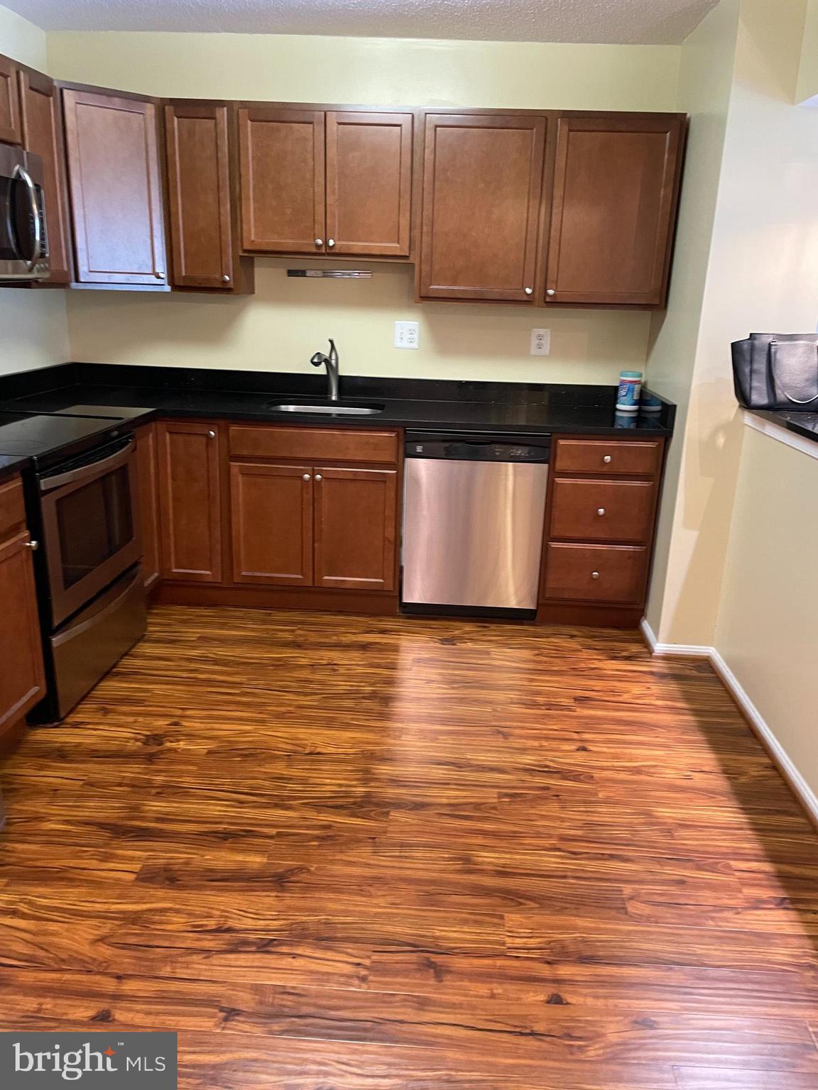 ROTONDA - Residential Lease