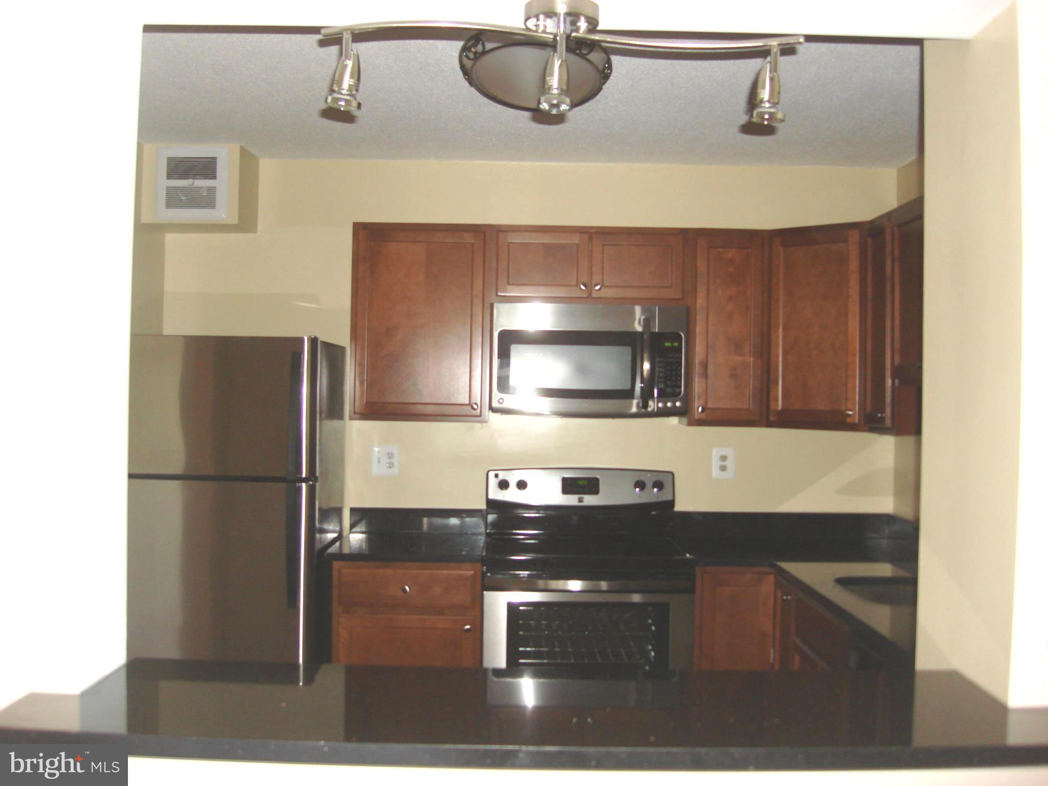 ROTONDA - Residential Lease