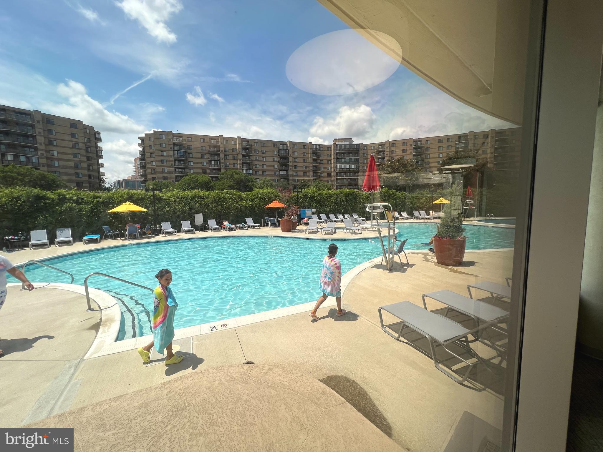 ROTONDA - Residential Lease