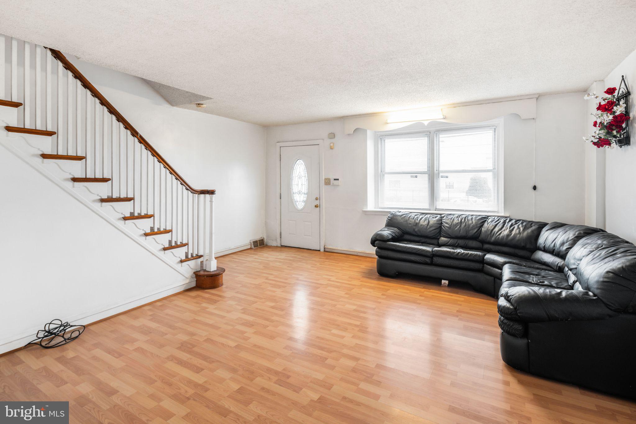 LAWNDALE - Residential