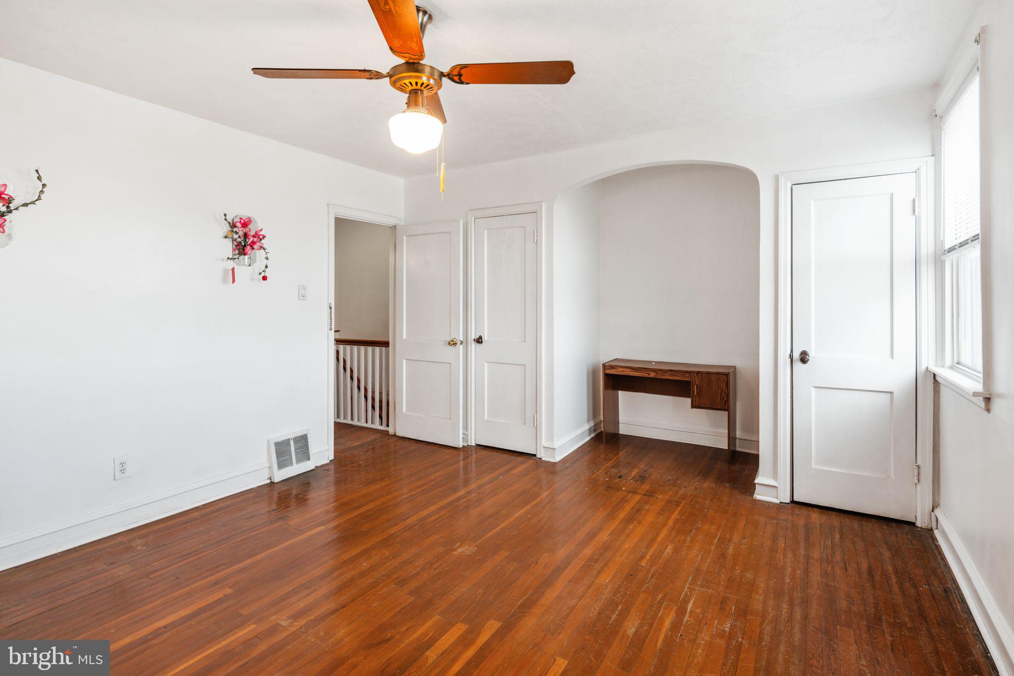 LAWNDALE - Residential