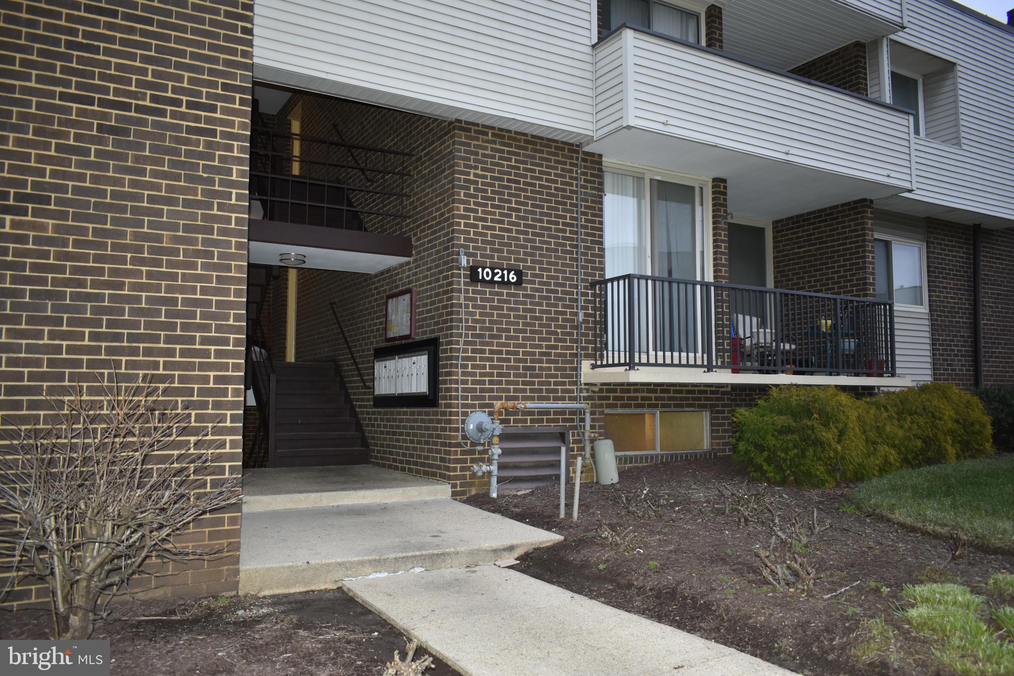 Large two beds, 2 Fbaths,  Condo, located on first floor With nice size balcony.  Recently fresh new paint and new flooring.  This condo is looking forward to a tenant to live in and take care of it.