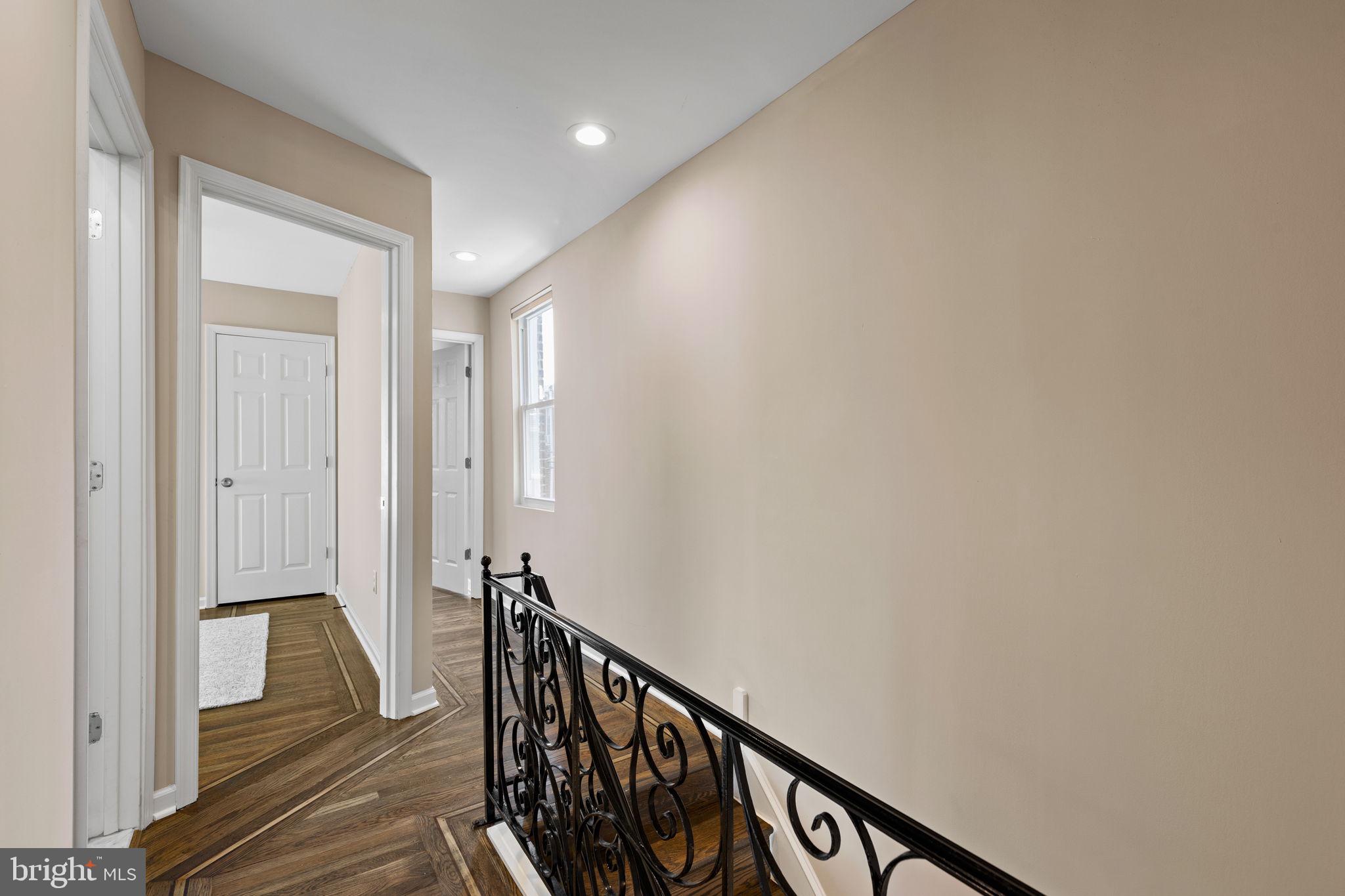 WEST OAK LANE - Residential