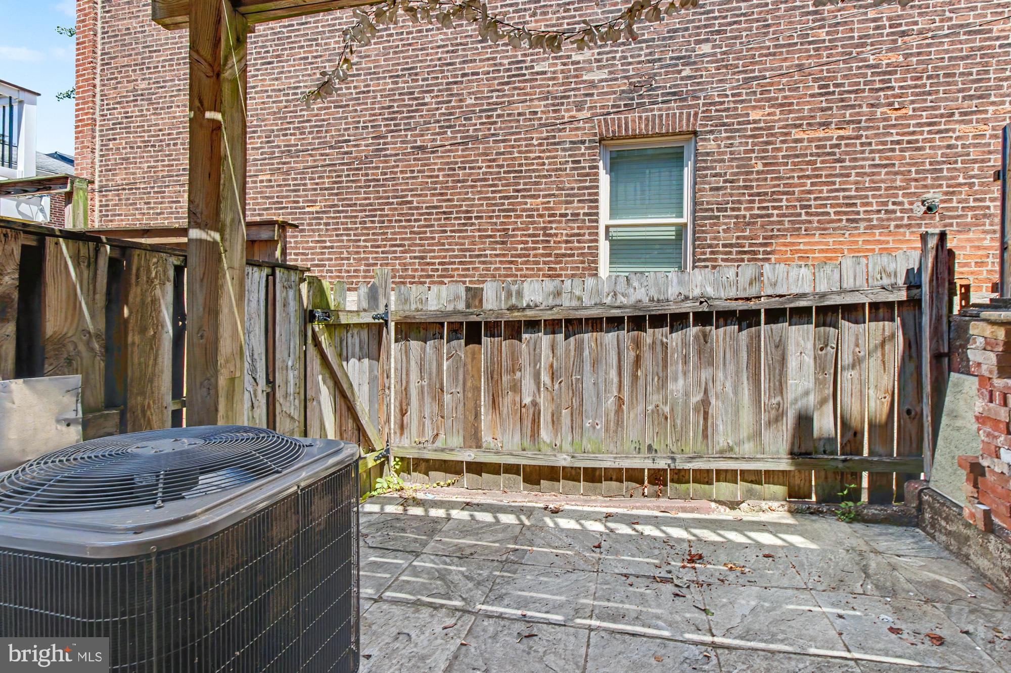 FEDERAL HILL HISTORIC DISTRICT - Residential Lease