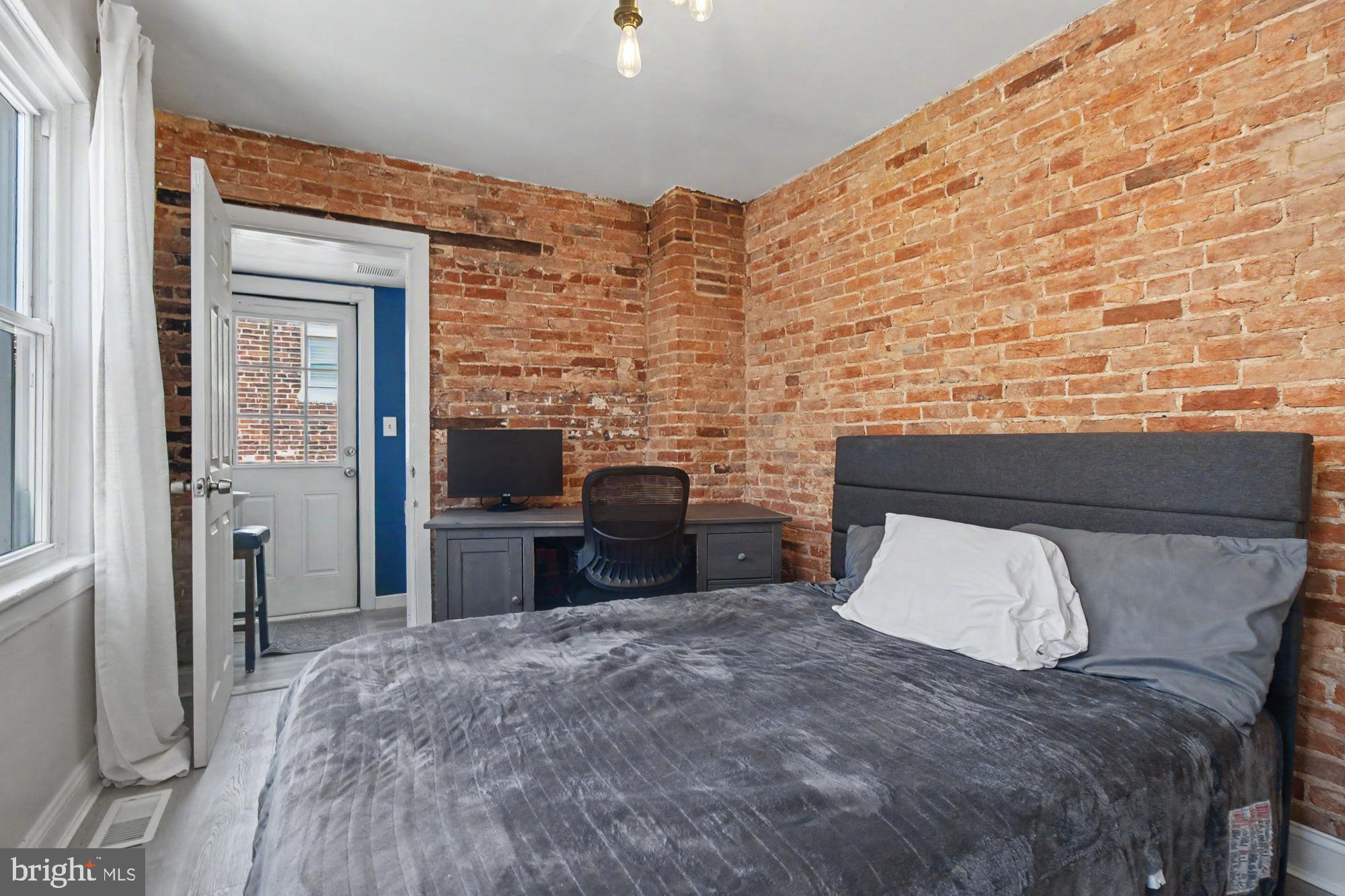 FEDERAL HILL HISTORIC DISTRICT - Residential Lease