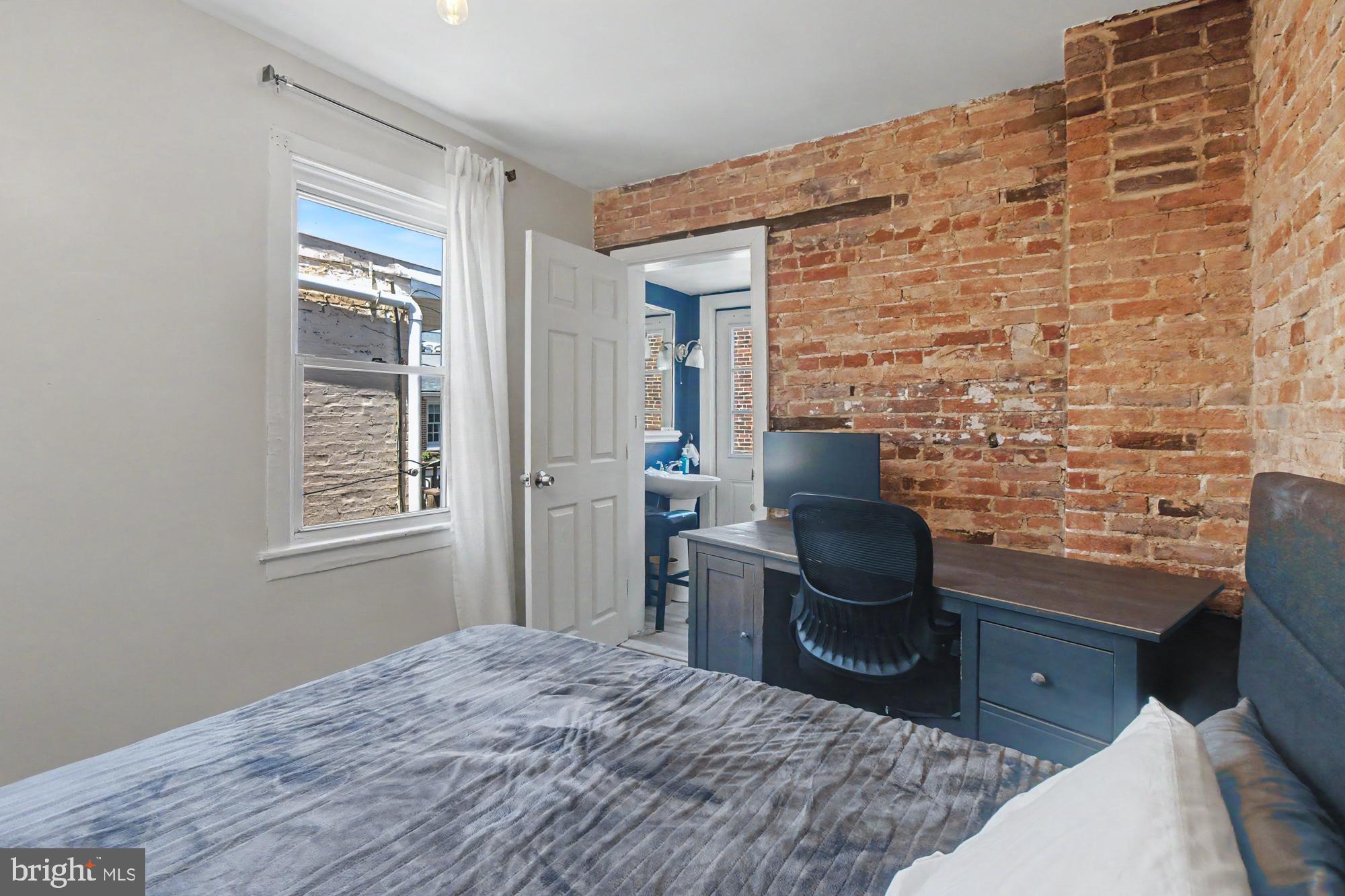 FEDERAL HILL HISTORIC DISTRICT - Residential Lease