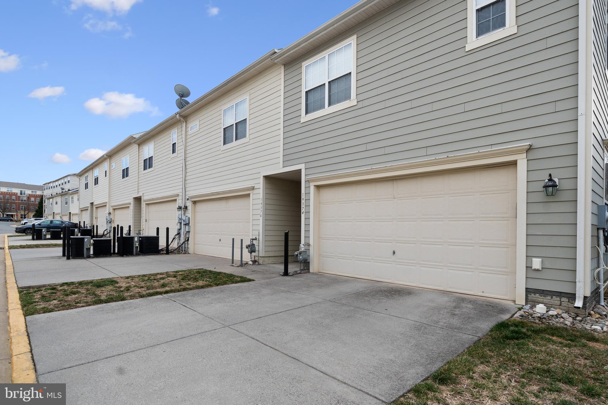 LANSDOWNE TOWN CENTER - Residential
