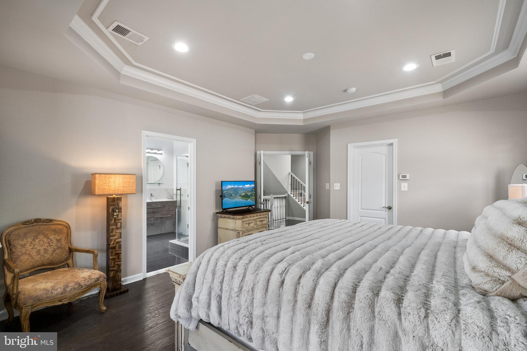 LANSDOWNE TOWN CENTER - Residential