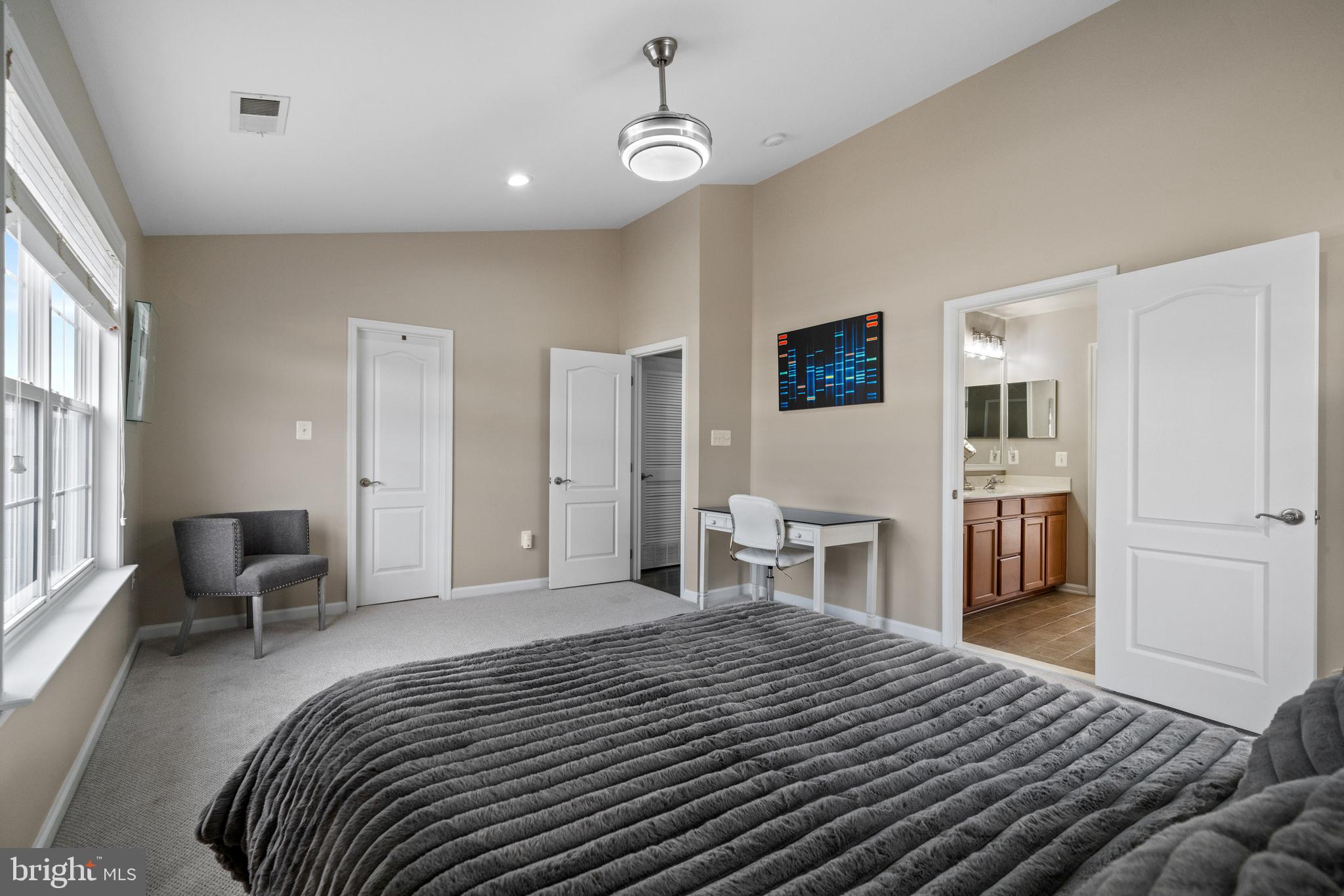 LANSDOWNE TOWN CENTER - Residential