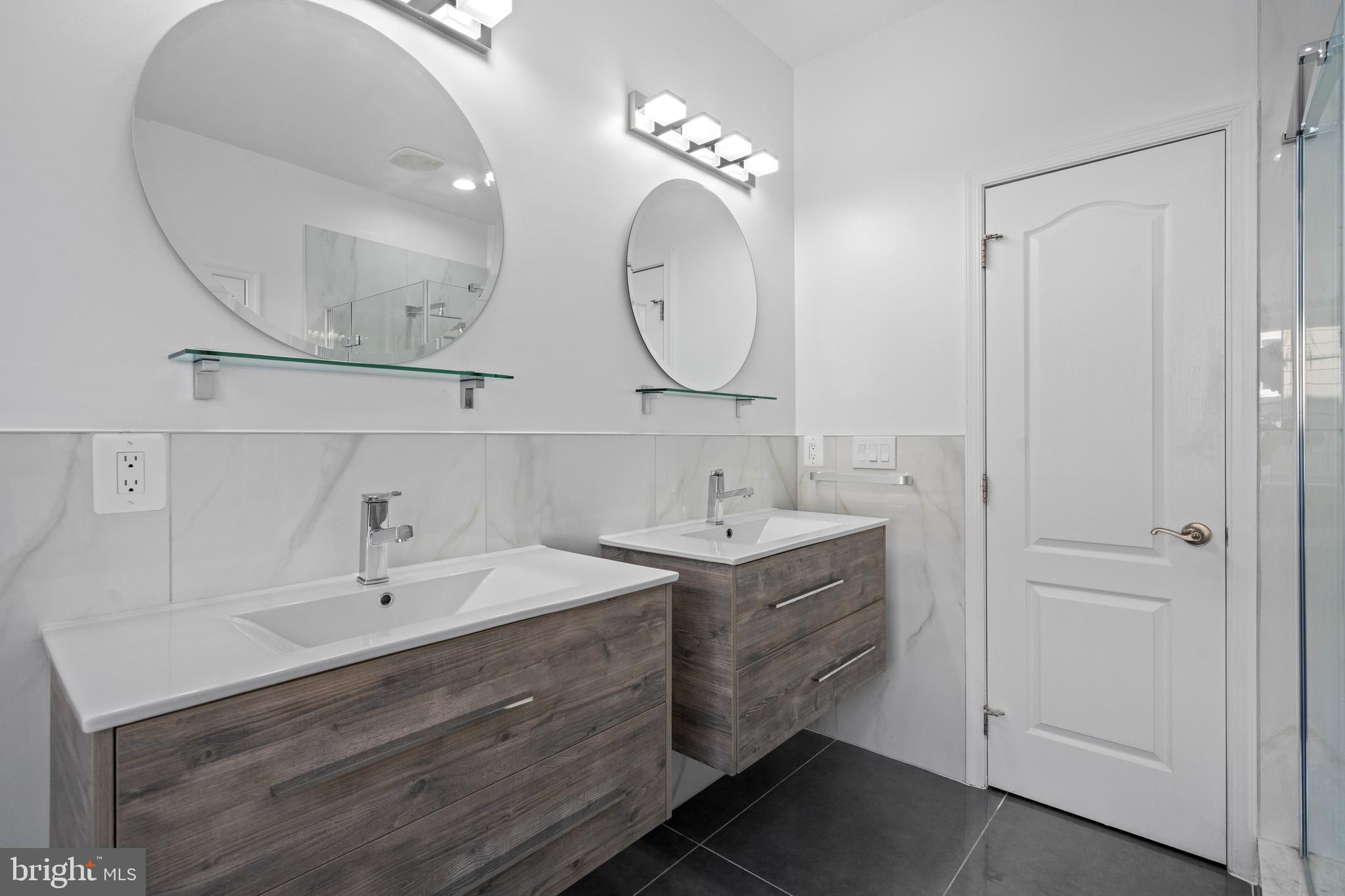 LANSDOWNE TOWN CENTER - Residential