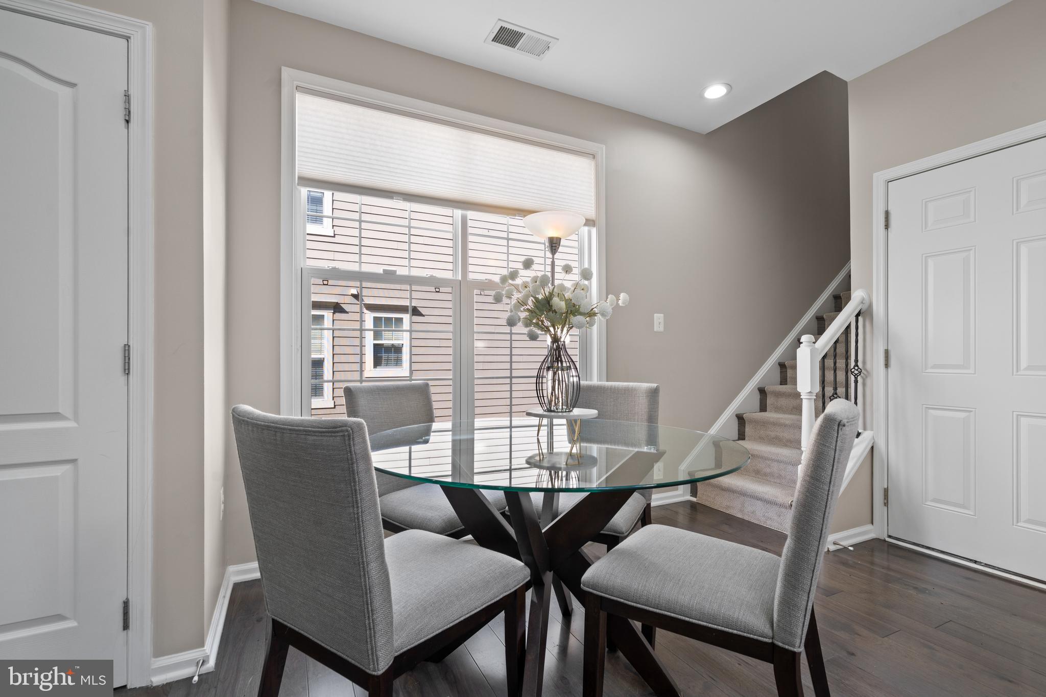 LANSDOWNE TOWN CENTER - Residential