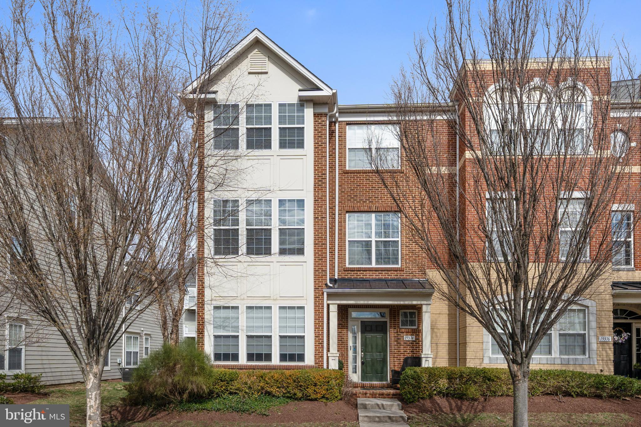 LANSDOWNE TOWN CENTER - Residential