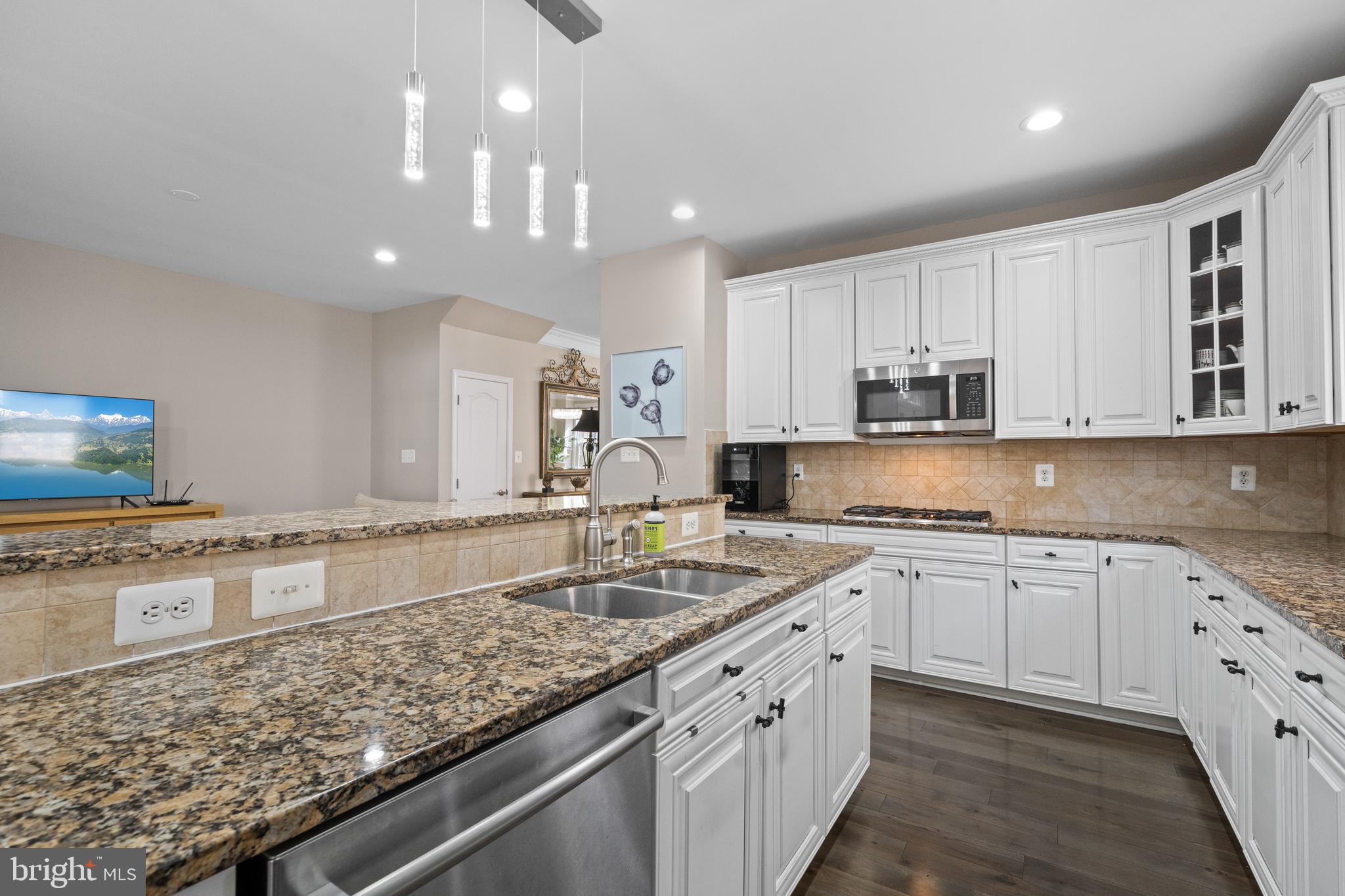 LANSDOWNE TOWN CENTER - Residential