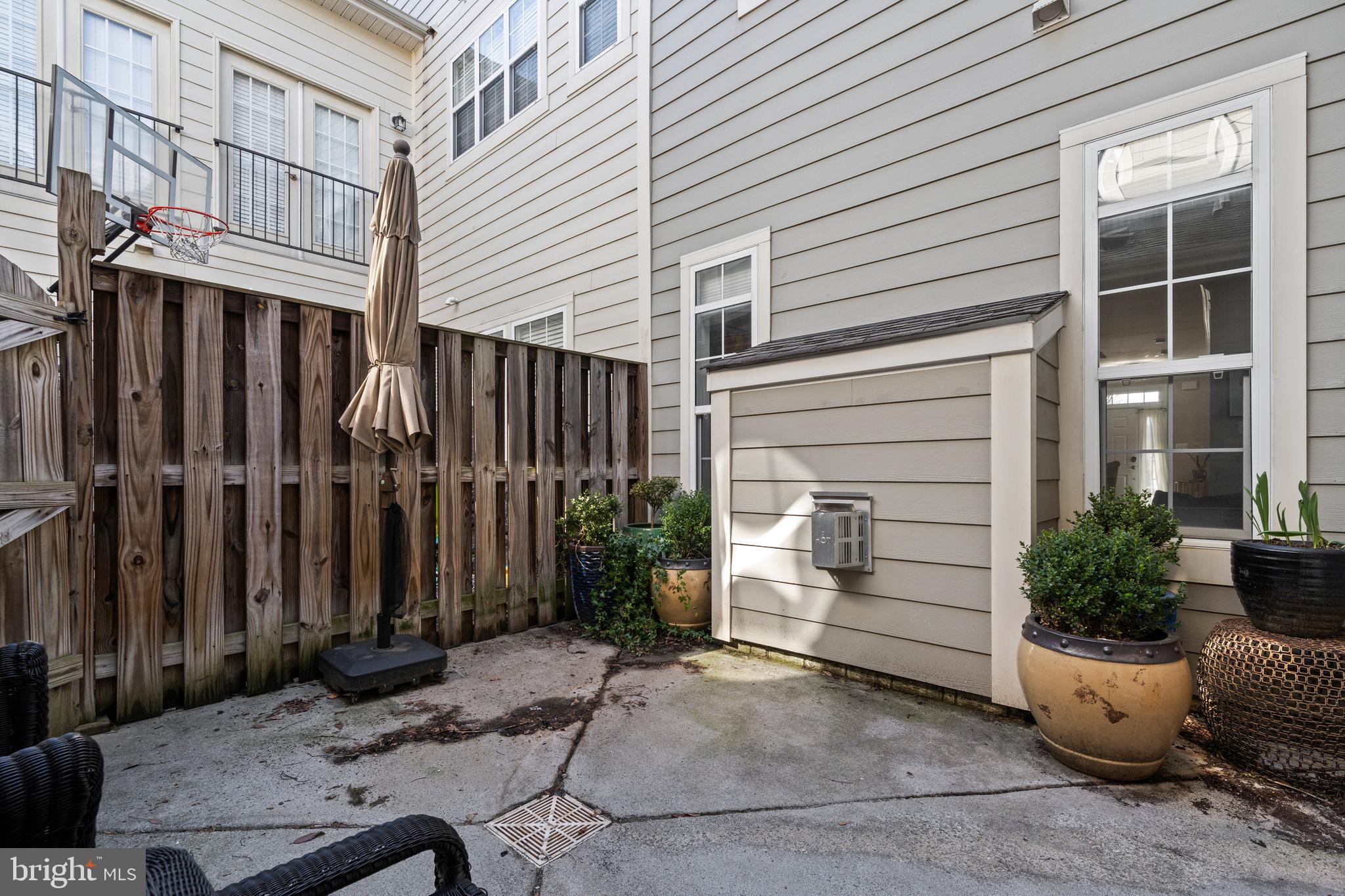 LANSDOWNE TOWN CENTER - Residential