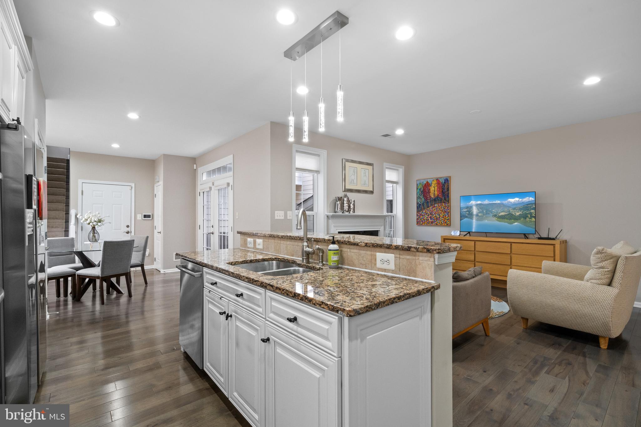 LANSDOWNE TOWN CENTER - Residential