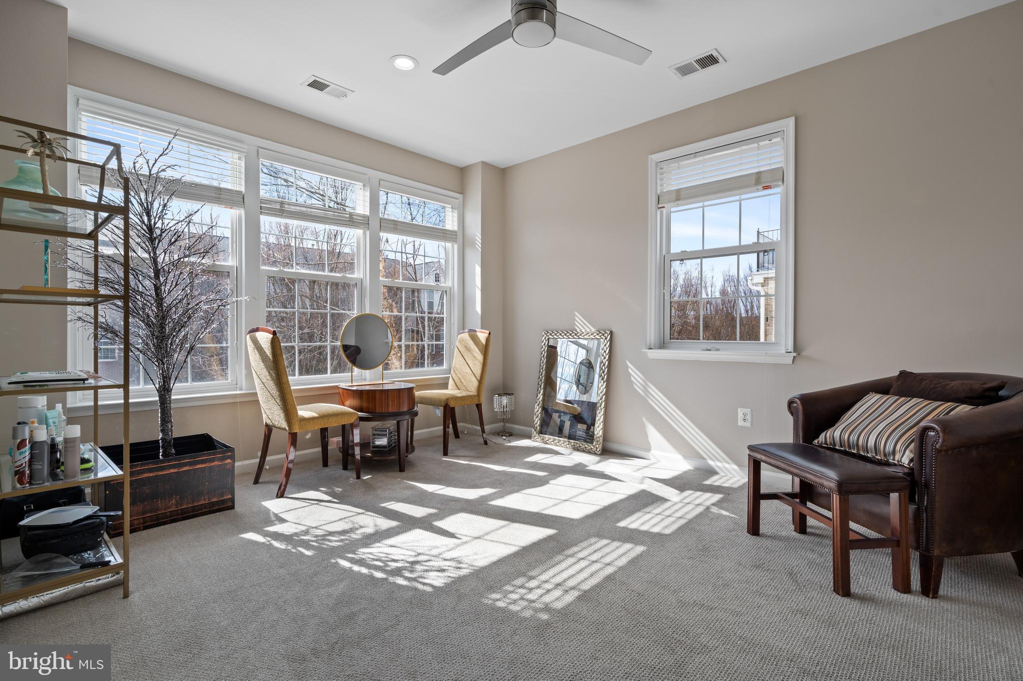 LANSDOWNE TOWN CENTER - Residential