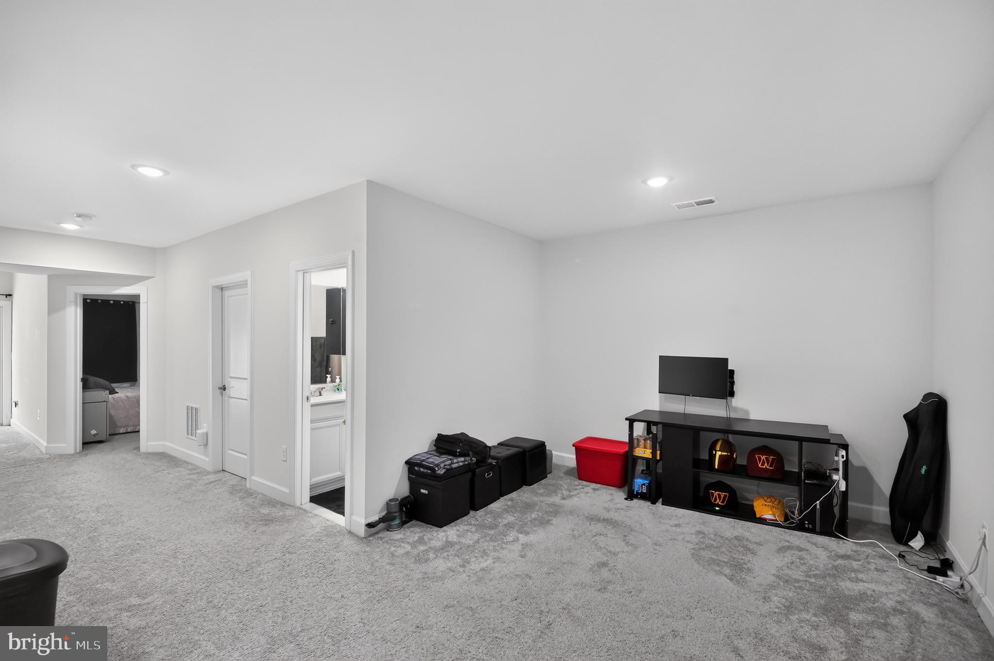 HAYMARKET CROSSING - Residential
