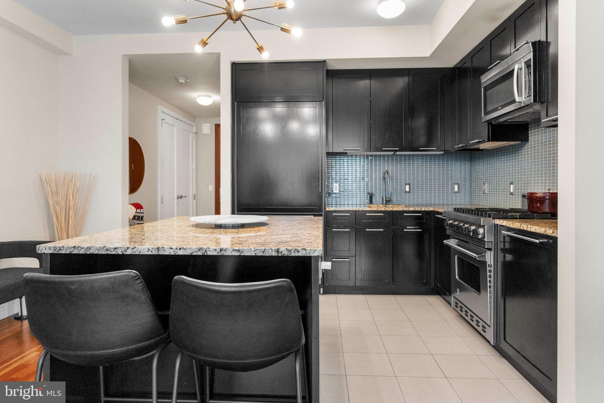 AVENUE OF THE ARTS - Residential