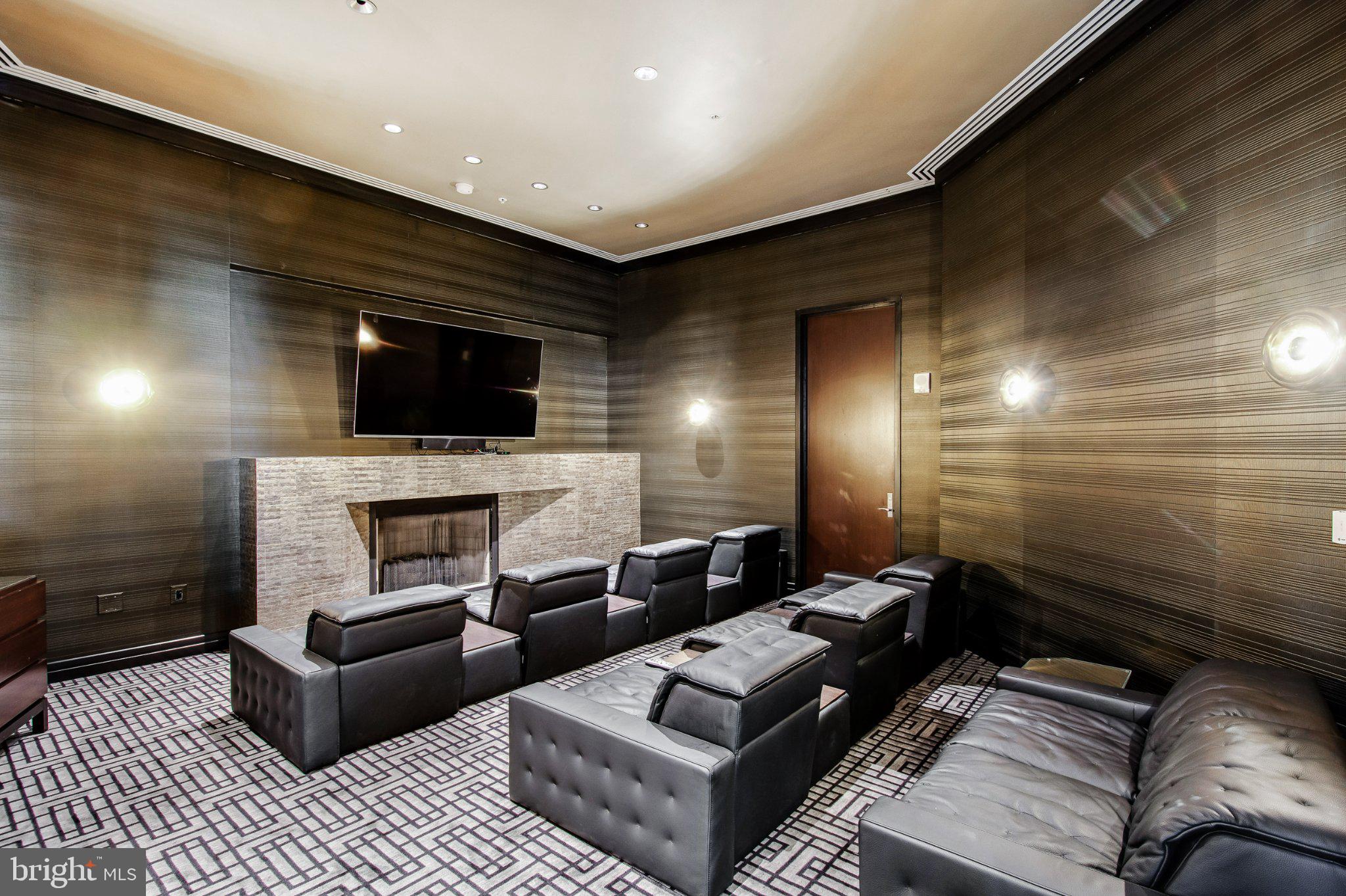 AVENUE OF THE ARTS - Residential