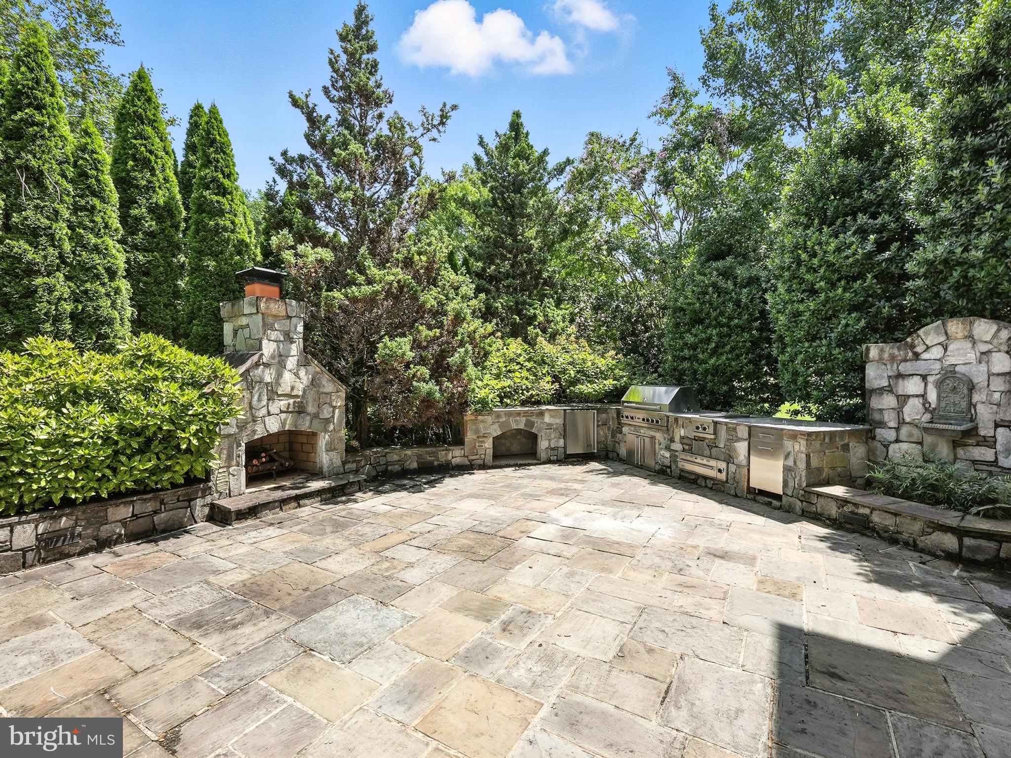 HUNTER MILL ESTATES - Residential
