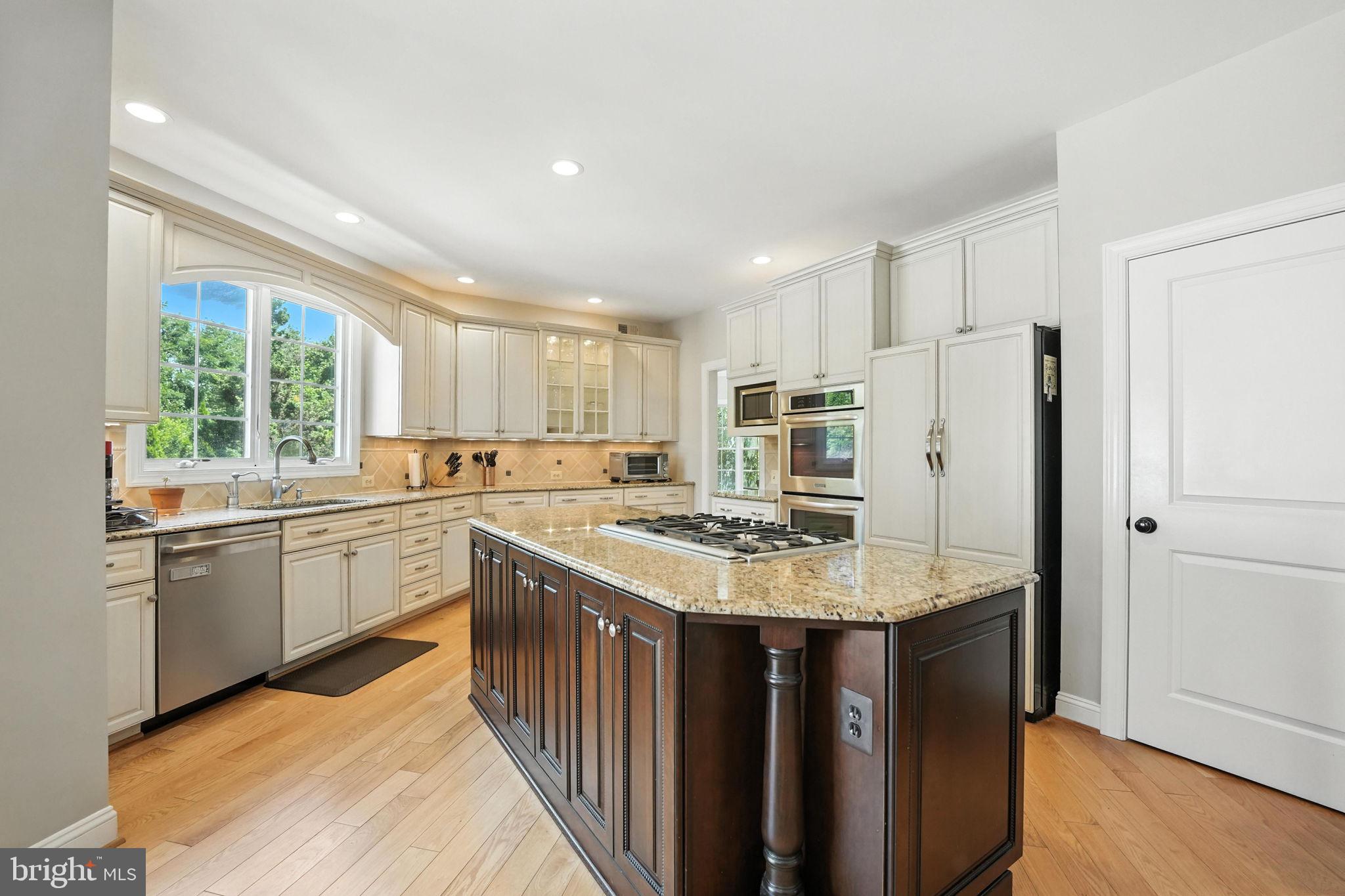 HUNTER MILL ESTATES - Residential