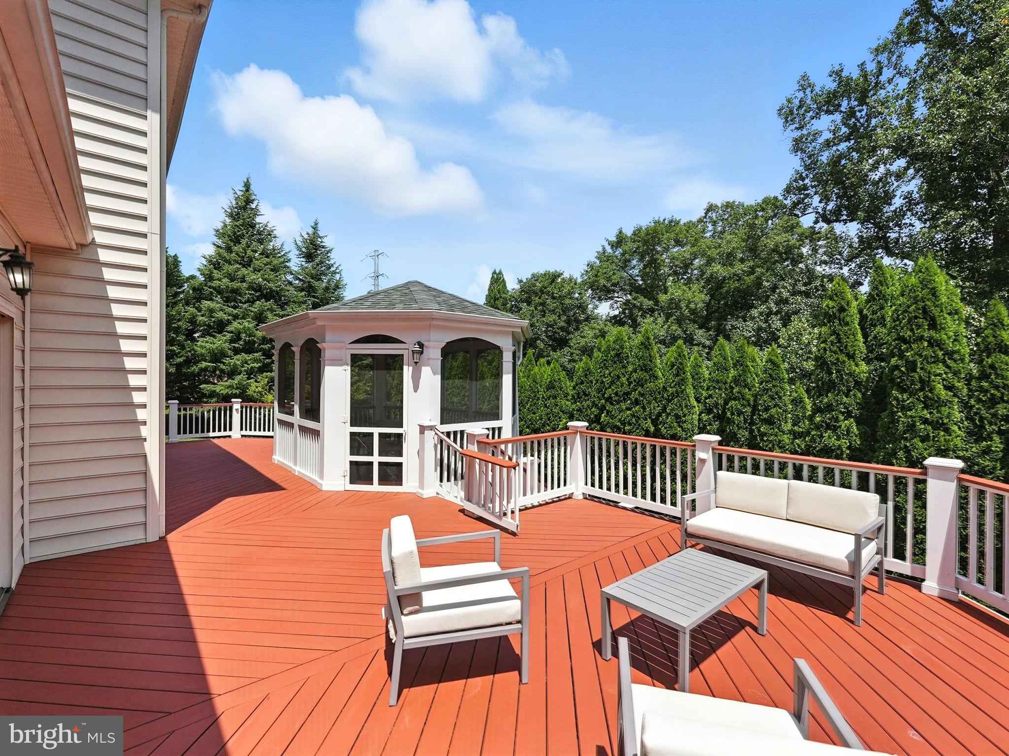 HUNTER MILL ESTATES - Residential