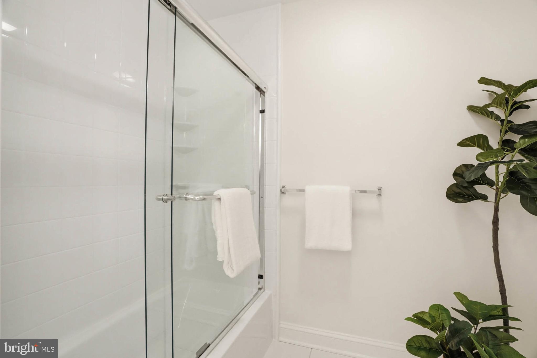 ROLAND PARK - Residential