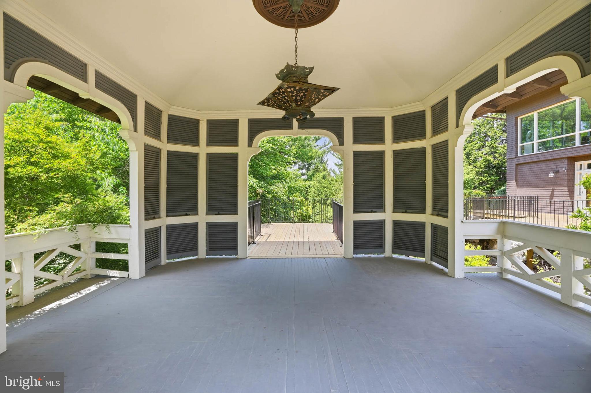 ROLAND PARK - Residential
