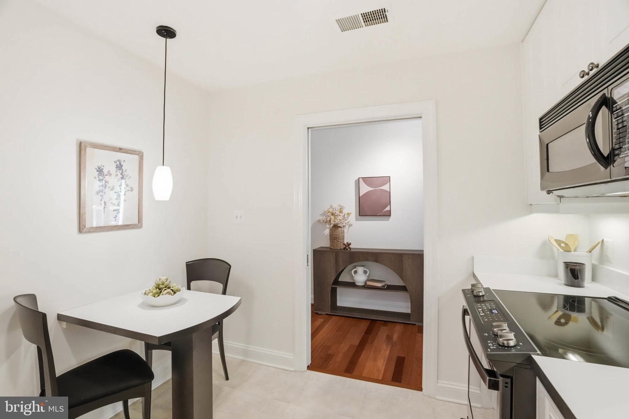 ROLAND PARK - Residential